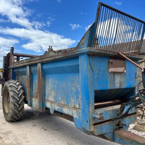 BUNNING 14 TON LOW LANDER MANURE SLURRY REAR DISCHARGE SPREADER TRACTOR