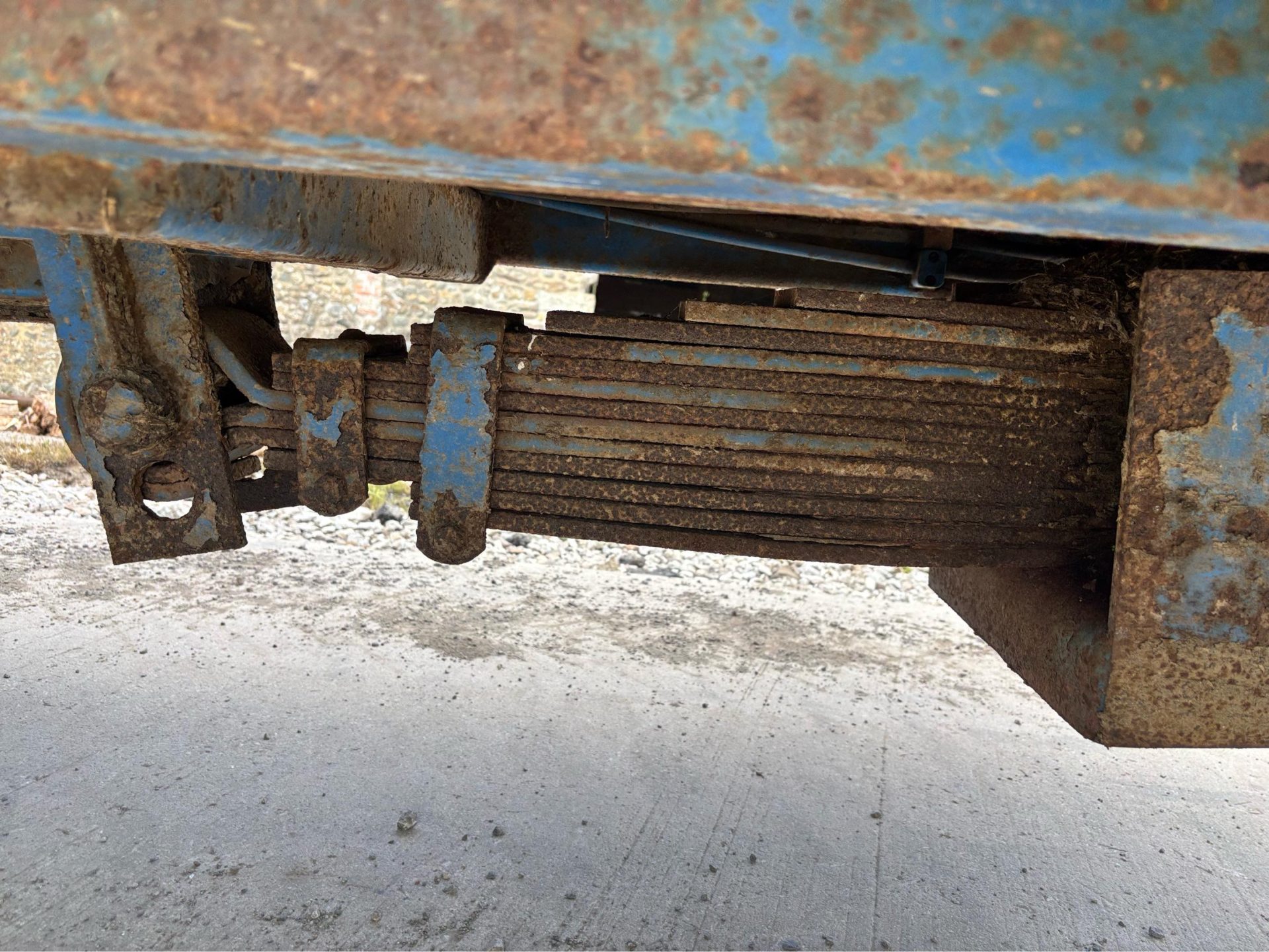 BUNNING 14 TON LOW LANDER MANURE SLURRY REAR DISCHARGE SPREADER TRACTOR - Image 12