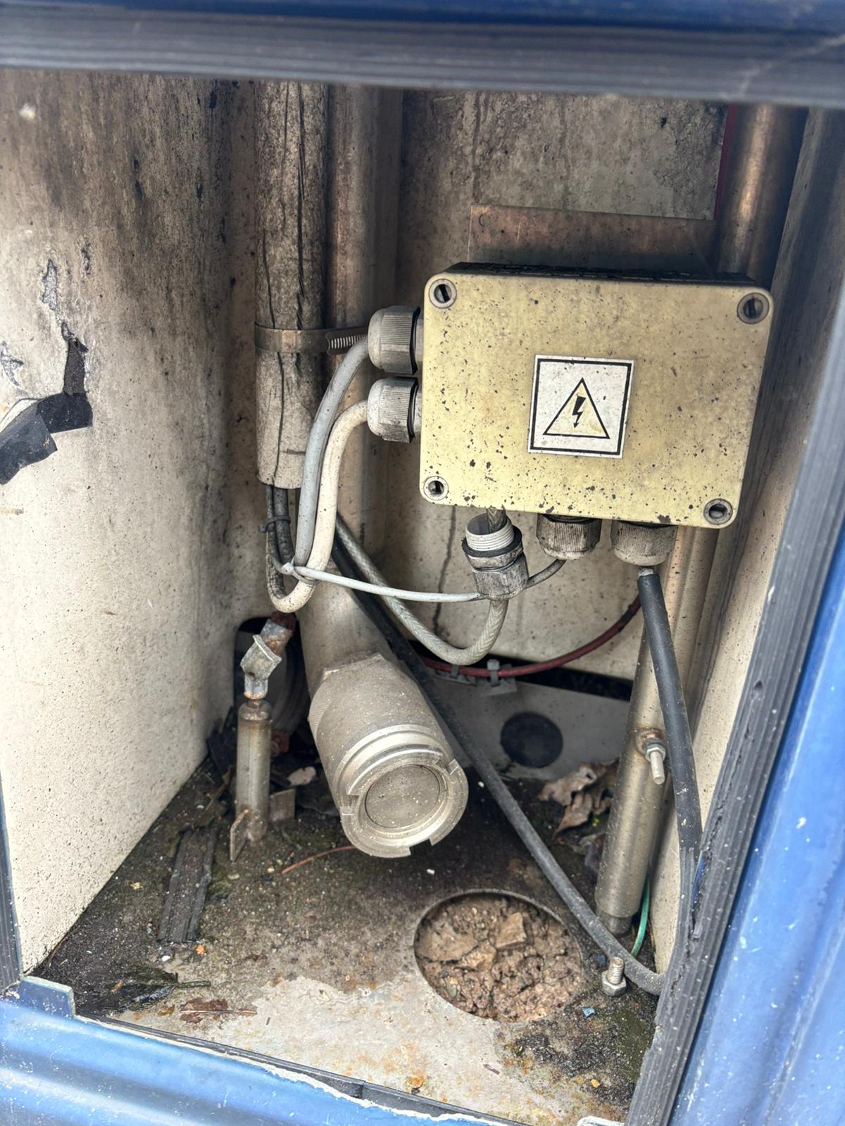 BULK ADBLUE STORAGE TANK DISPENSING UNIT YARA INTERNATIONAL DIESEL EMISSIONS - Image 6