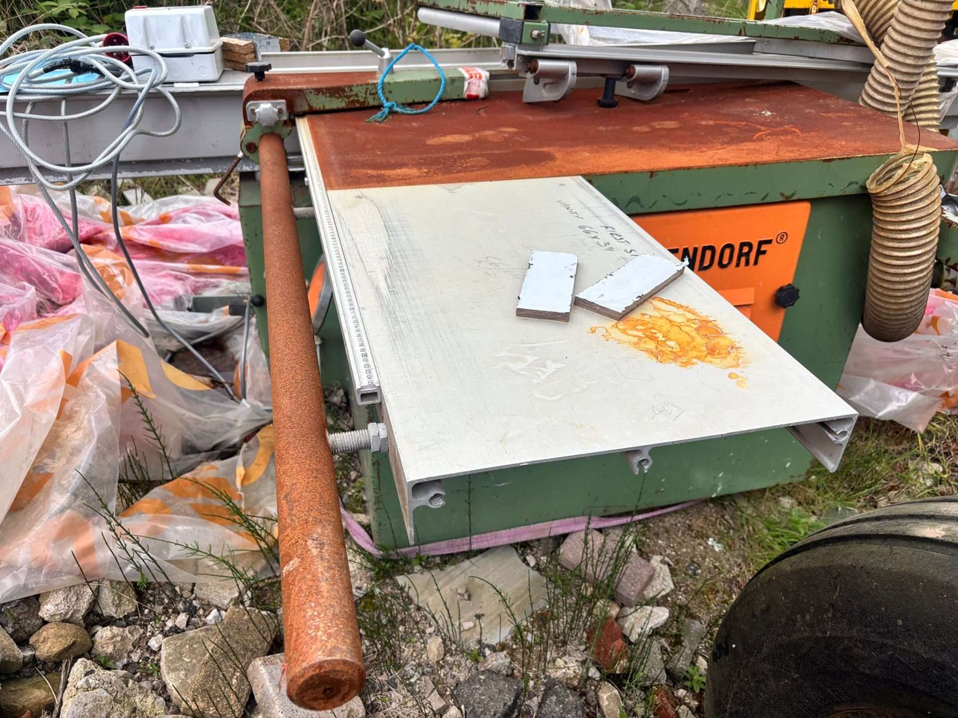 WILHELM ALTENDORF F90 SLIDING TABLE SAW 4KW POWER OUTPUT - Image 9