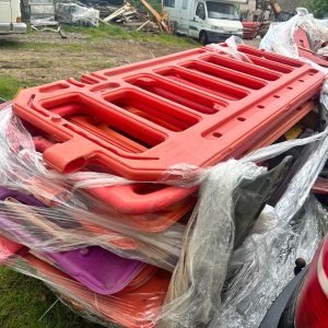 PLASTIC PEDESTRIAN BARRIERS EXCAVATION TRAFFIC MANAGEMENT ROAD CROWD CONTROL. UTILITY CHAPTER 8