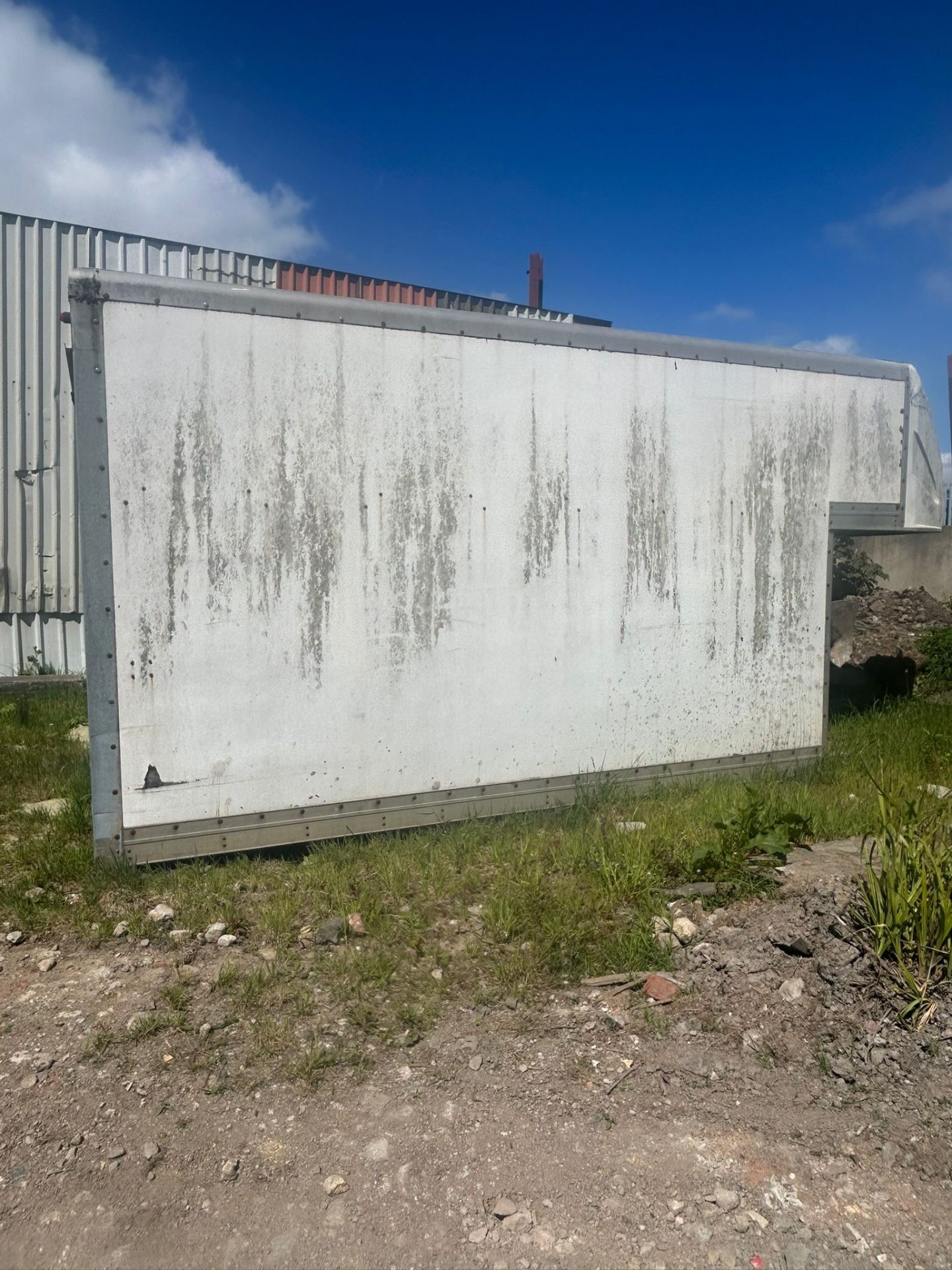 van transit body storage container 2.5m H x 2.1m W x 5.4m L Over the cab 1.2m - Image 6
