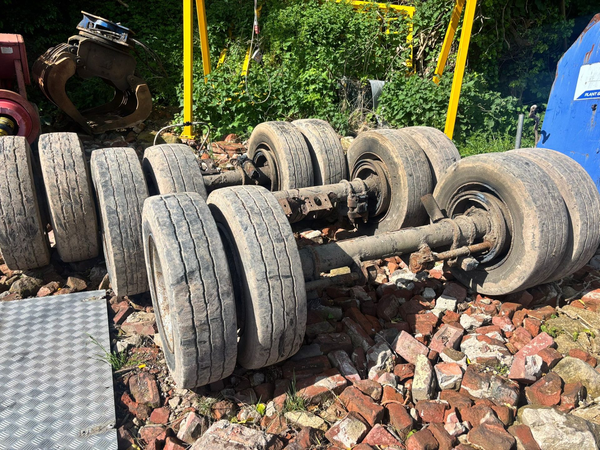 3 X DRUM TRAILER AXLES 10 STUD DUAL WHEEL AXLES 19.5 WHEELS & TYRES ARTIC TRAILER AXLES