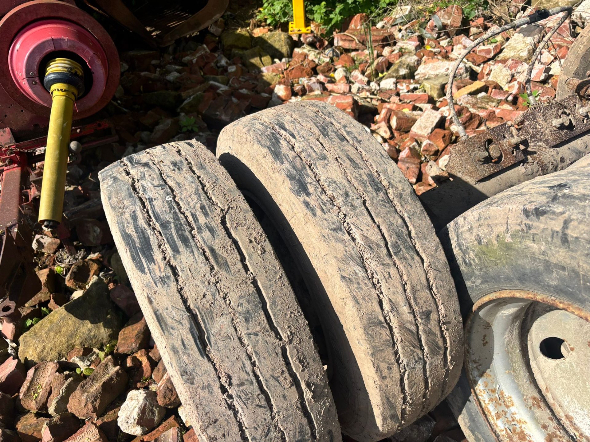 3 X DRUM TRAILER AXLES 10 STUD DUAL WHEEL AXLES 19.5 WHEELS & TYRES ARTIC TRAILER AXLES - Image 4