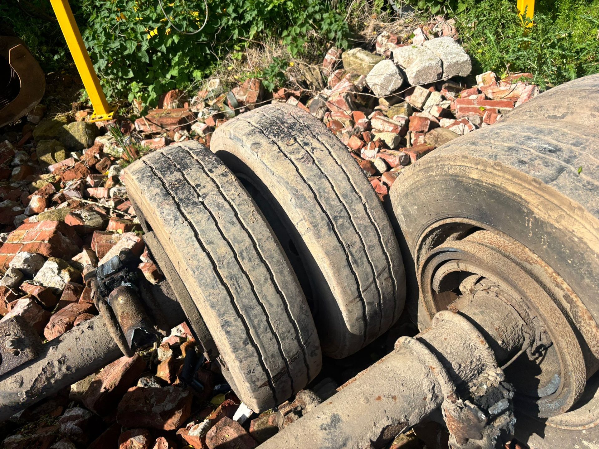 3 X DRUM TRAILER AXLES 10 STUD DUAL WHEEL AXLES 19.5 WHEELS & TYRES ARTIC TRAILER AXLES - Image 7