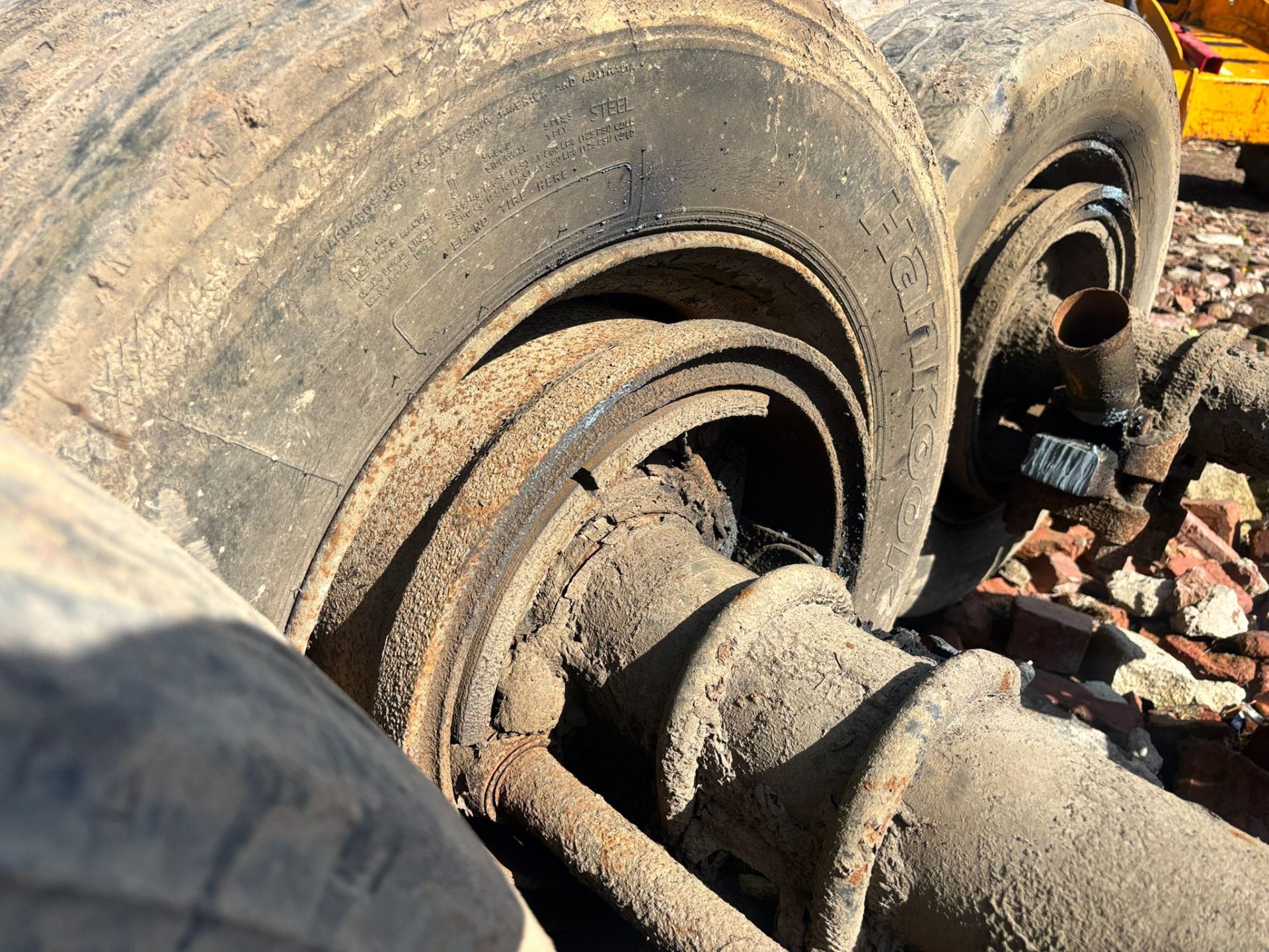 3 X DRUM TRAILER AXLES 10 STUD DUAL WHEEL AXLES 19.5 WHEELS & TYRES ARTIC TRAILER AXLES - Image 12