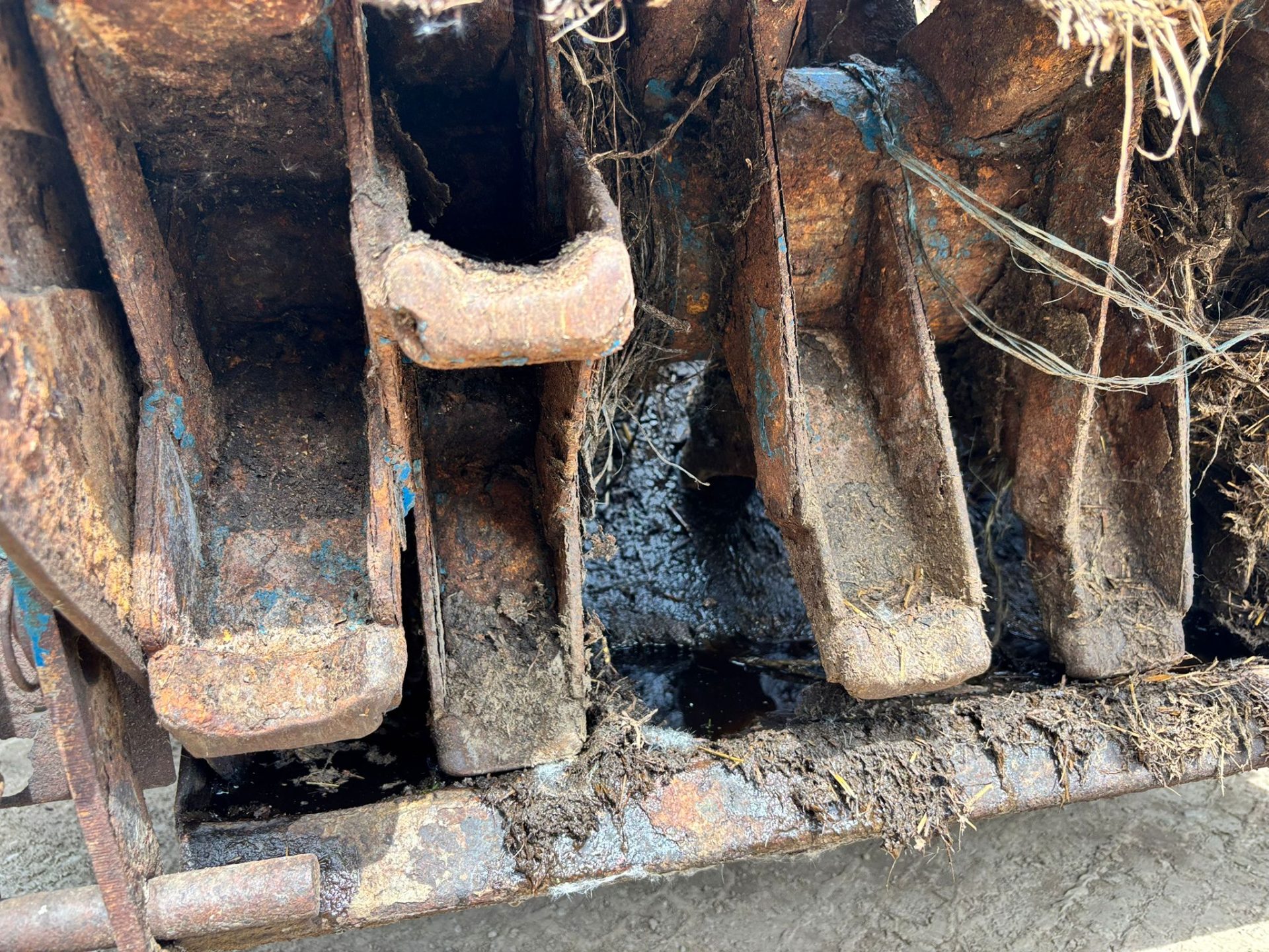 WEST 1150 GALLON DUAL SPREADER MUCK SPREADER FARM TRAILER DUNG SPREADER - Image 3