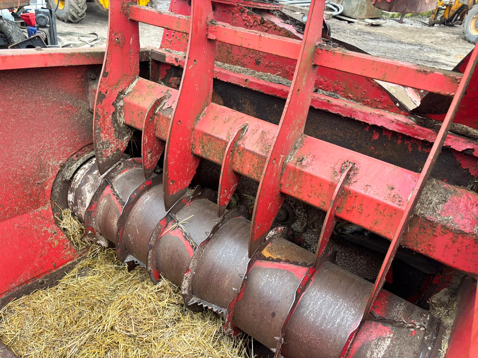 KVERNELAND TAARUP 853 STRAW CHOPPER BEDDER FEEDER ROUND BALE SQUARE BALE AGRICULTURE FARM BALER PTO MACHINE - Image 3