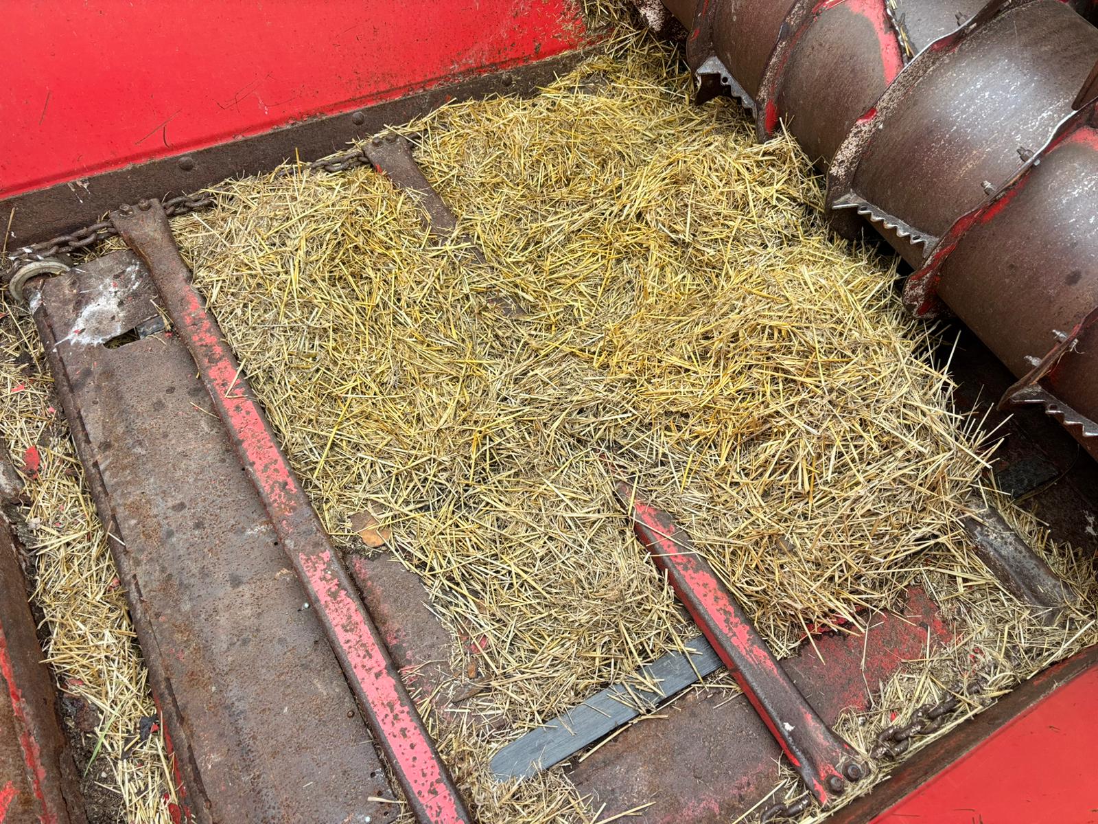 KVERNELAND TAARUP 853 STRAW CHOPPER BEDDER FEEDER ROUND BALE SQUARE BALE AGRICULTURE FARM BALER PTO MACHINE - Image 4