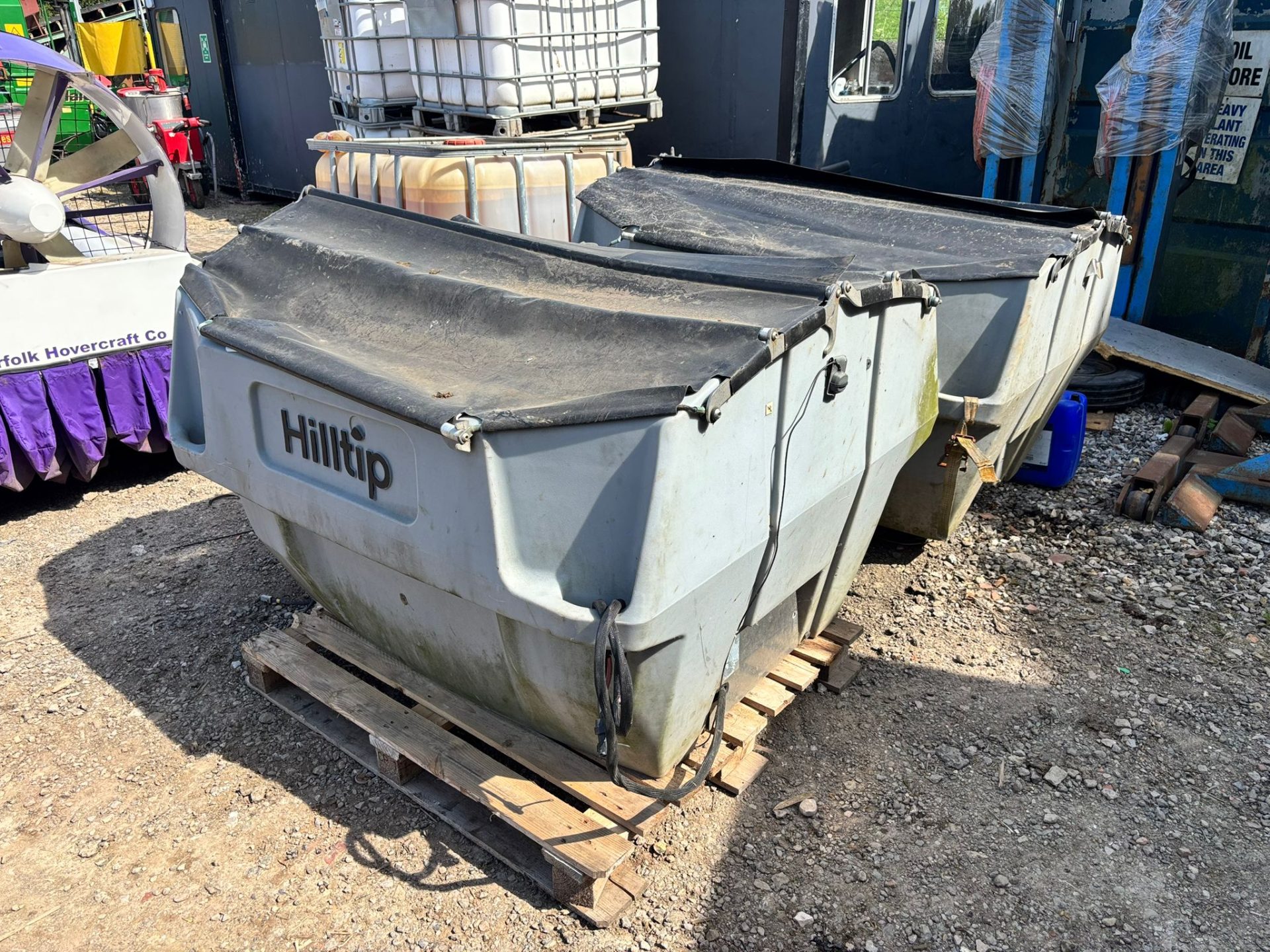 2 X HILLTIP SALT SPREADERS ICE STRITTER GRITTER SPARES OR REPAIRS WINTER MAINTENANCE SPREADER - Image 2