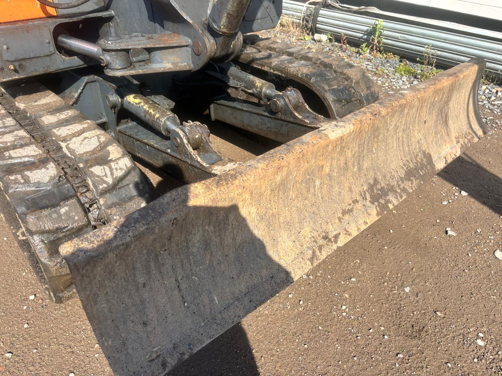 1999 PEL-JOB EB506 RUBBER TRACKED MIDI EXCAVATOR DIGGER 3 BUCKETS AND BREAKER - Image 7