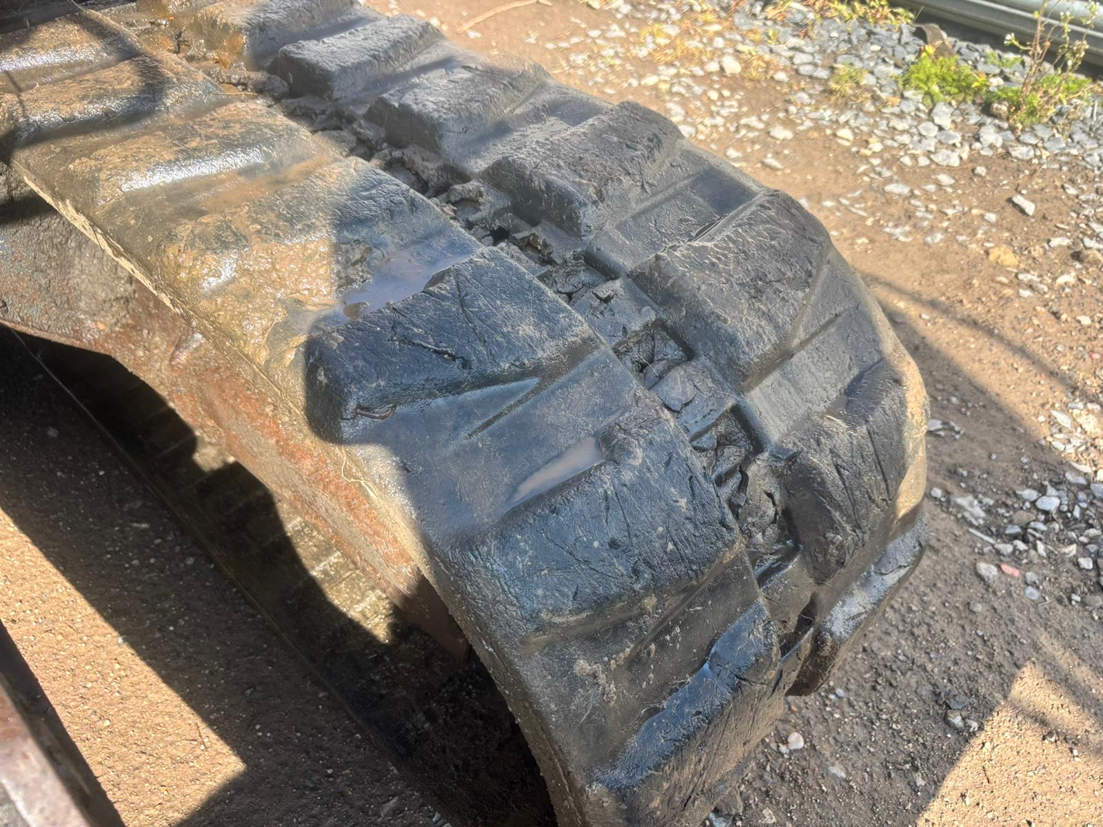 1999 PEL-JOB EB506 RUBBER TRACKED MIDI EXCAVATOR DIGGER 3 BUCKETS AND BREAKER - Image 9