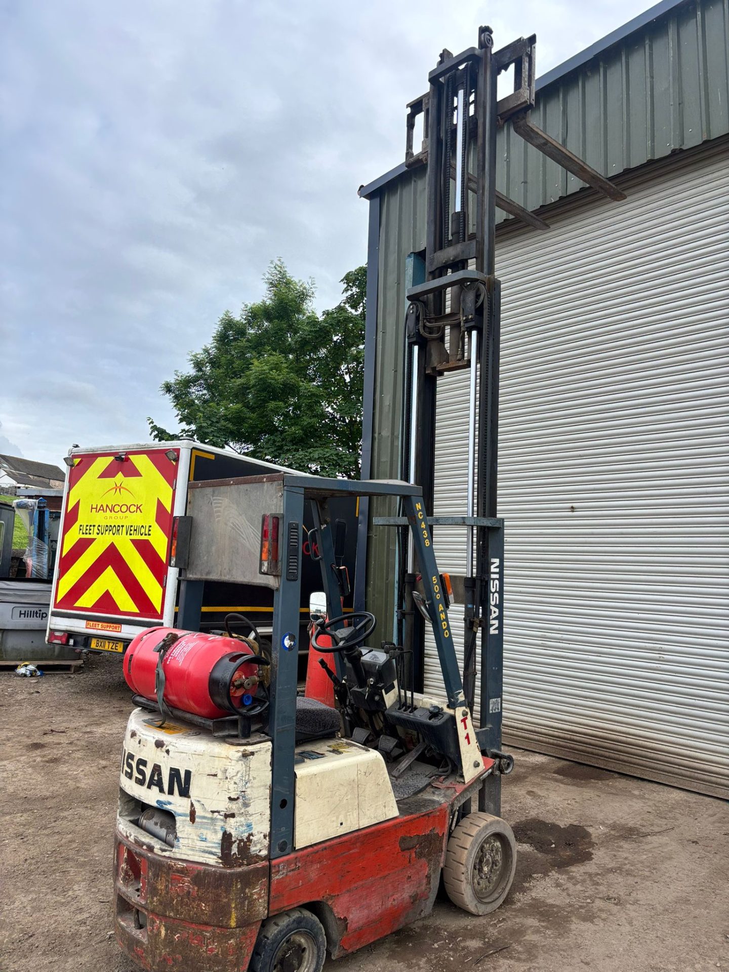 1999 NISSAN 1.5 TON LPG FORKLIFT TRUCK SIDE SHIFT TRIPLE MAST
