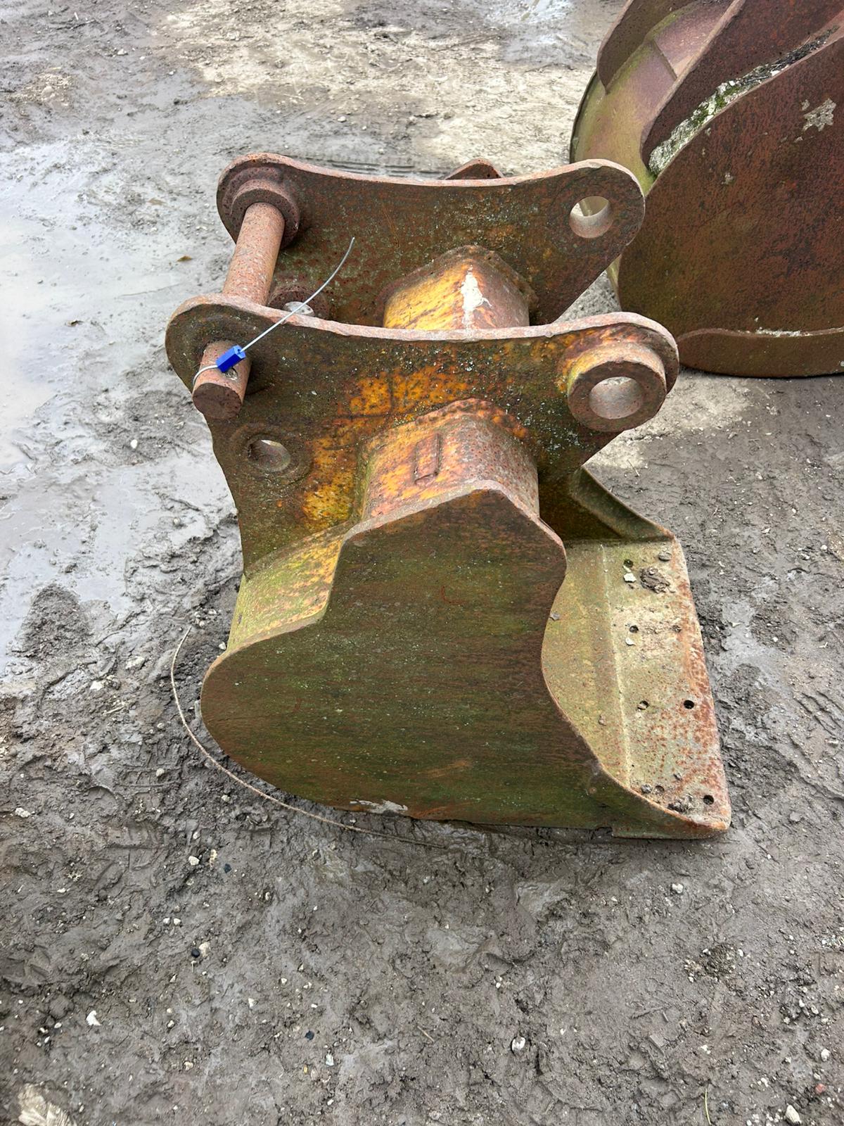50MM PINS DIGGER EXCAVATOR TRENCHING BUCKET 2FT WIDE – 354040 - Image 2