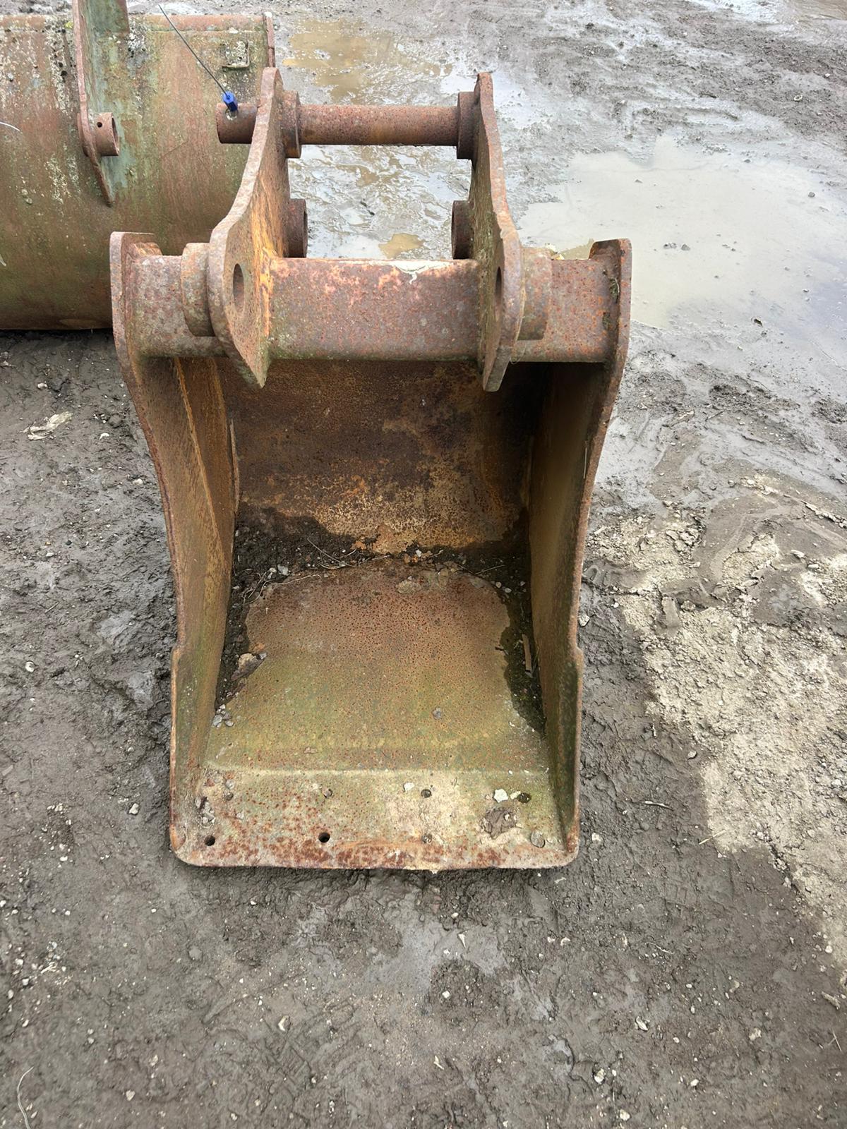 50MM PINS DIGGER EXCAVATOR TRENCHING BUCKET 2FT WIDE – 354040