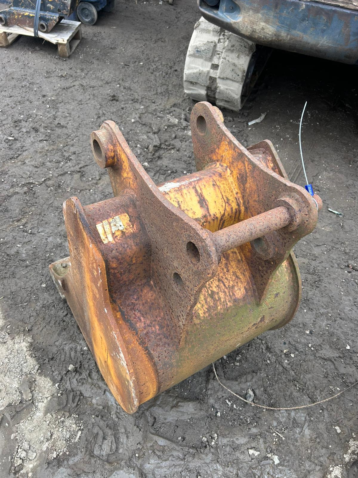 50MM PINS DIGGER EXCAVATOR TRENCHING BUCKET 2FT WIDE – 354040 - Image 7