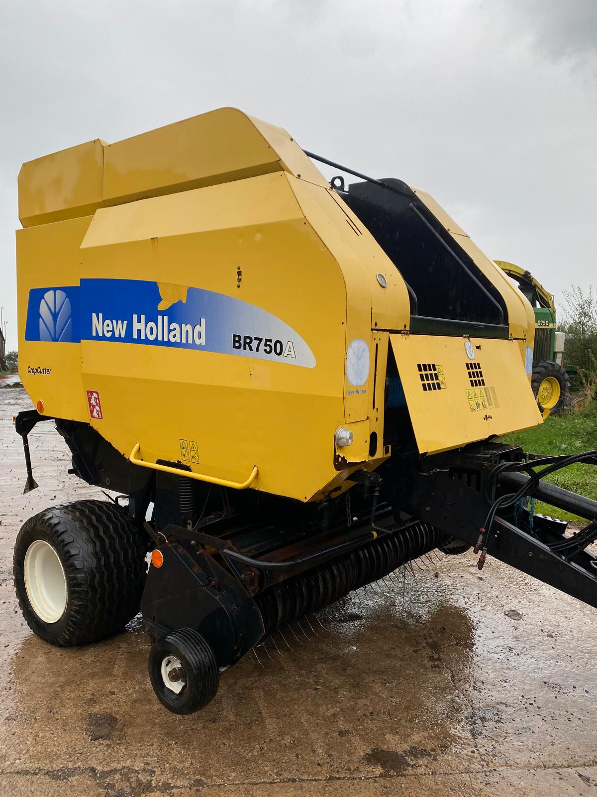 2007 NEW HOLLAND BR750A CROPCUTTER ROUND BALER TRACTOR SILAGE