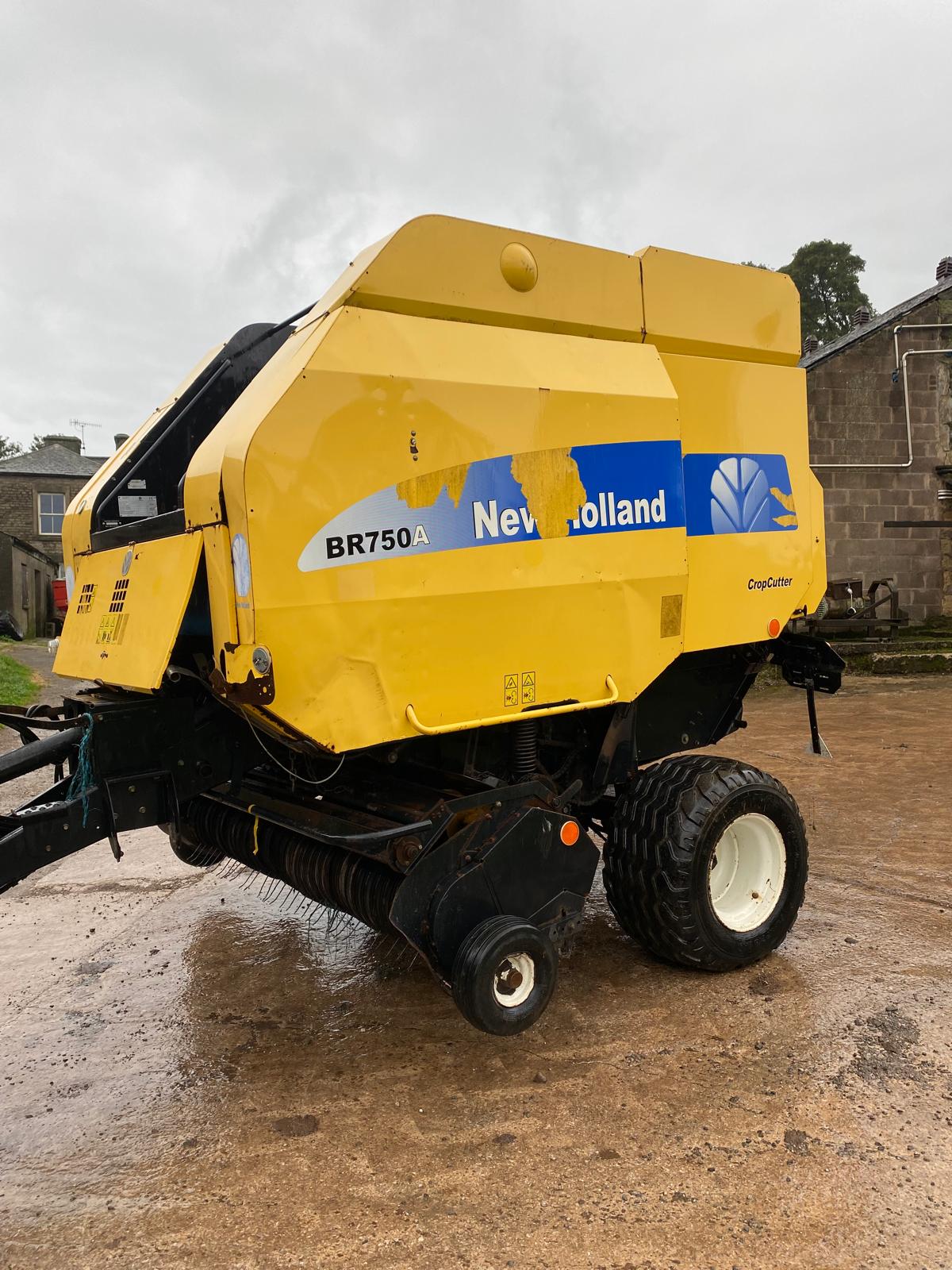 2007 NEW HOLLAND BR750A CROPCUTTER ROUND BALER TRACTOR SILAGE - Image 7