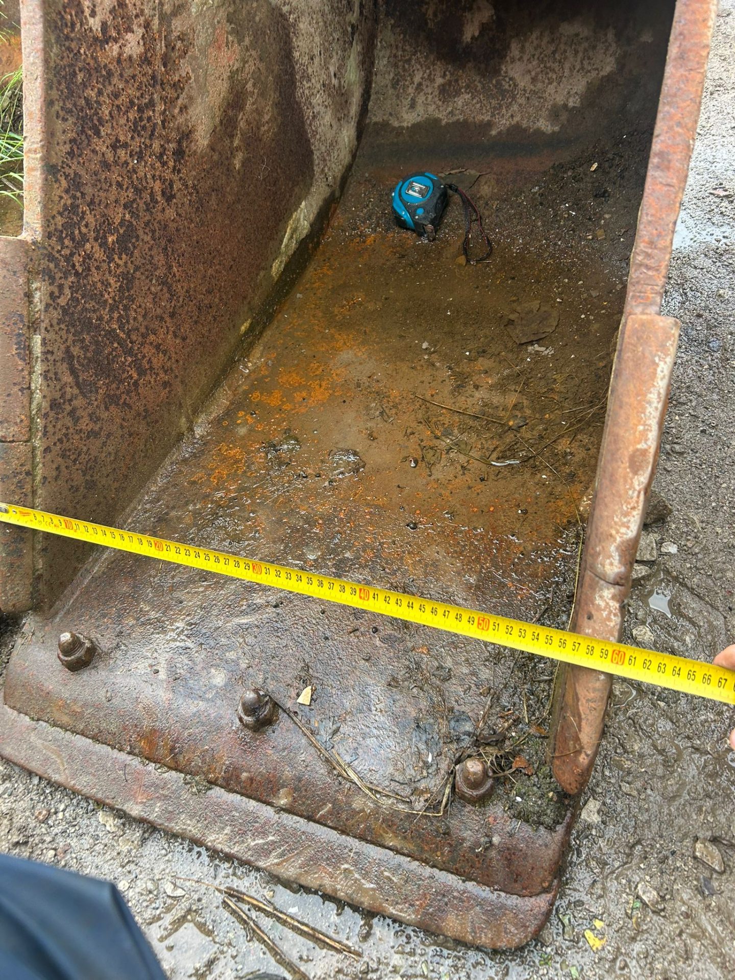 DIGGING BUCKET 65MM PINS 255MM CENTRES 380MM EXCAVATOR BUCKET TAG NO 354099 - Image 9