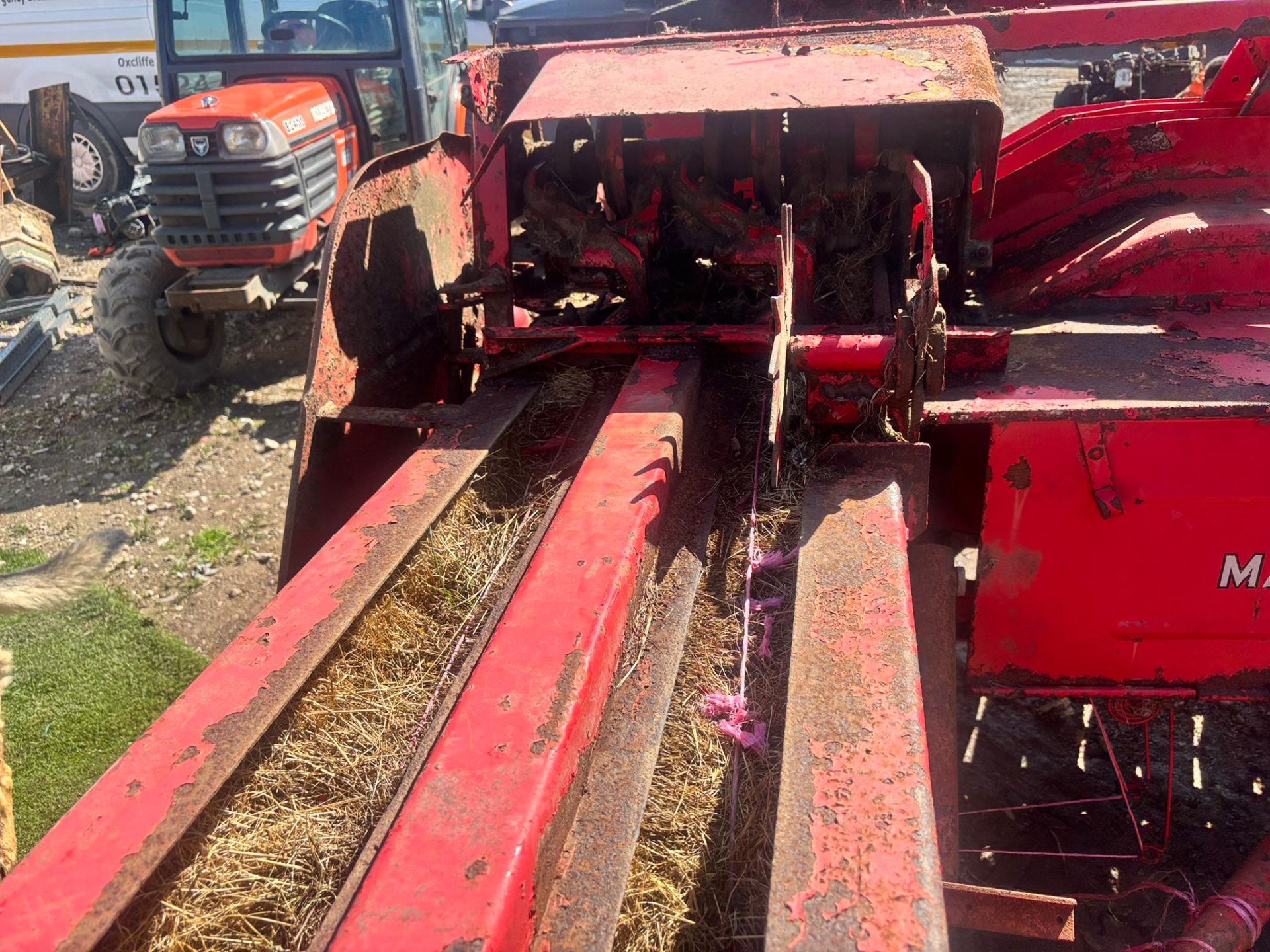 MASSEY FERGUSON 703 SMALL SQUARE BALER CONVENTIONAL HAY STRAW PTO FARM TRACTOR BALER - Image 4
