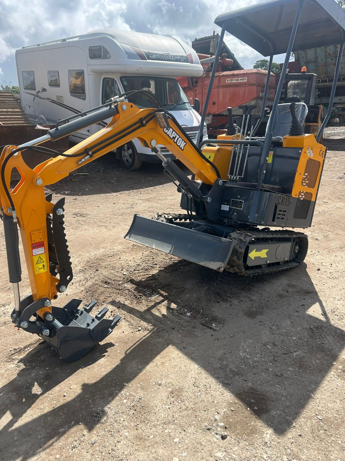 CAPTOK CK15 MINI DIGGER MICRO EXCAVATOR TRACKED SERVO CONTROLS 1 TON DIGGER COMPACT EXCAVATOR - Image 10