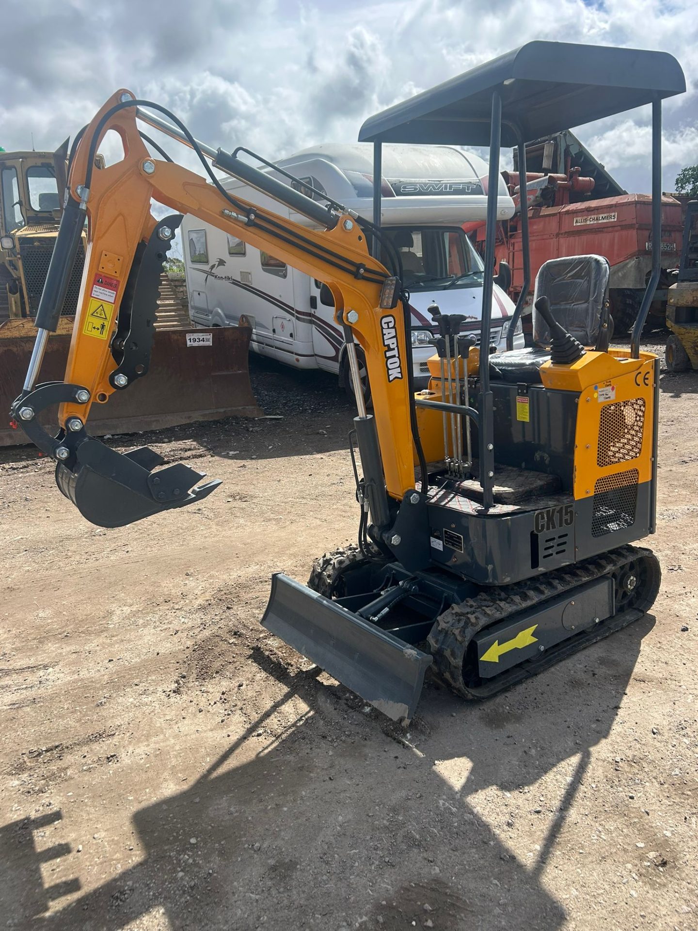 CAPTOK CK15 MINI DIGGER MICRO EXCAVATOR TRACKED SERVO CONTROLS 1 TON DIGGER COMPACT EXCAVATOR