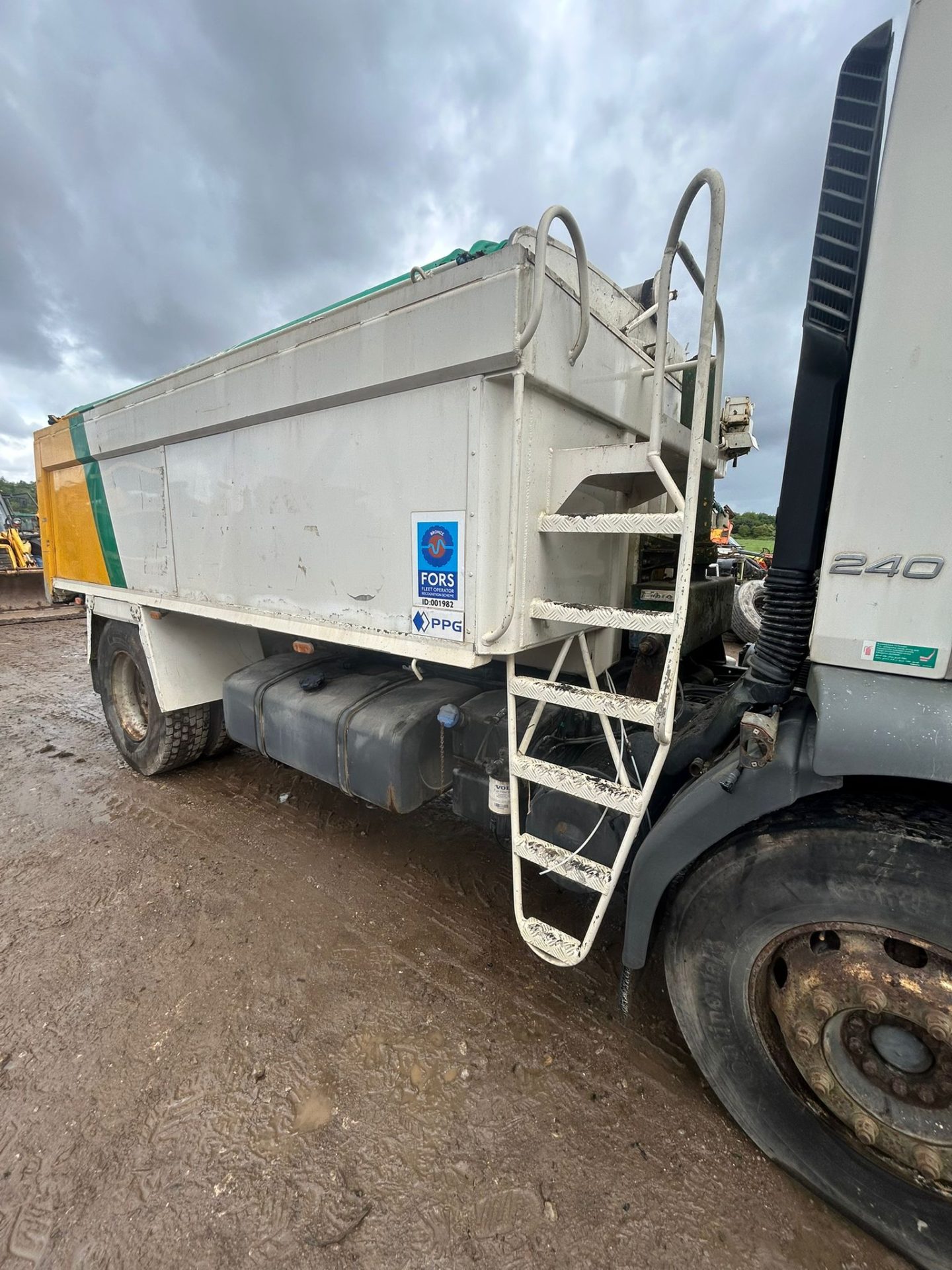 2009 VOLVO FL240 18 TON ALUMINIUM TIPPER LORRY AUTO GEARBOX HIGHWAY MAINTENANCE TRUCK - Image 10