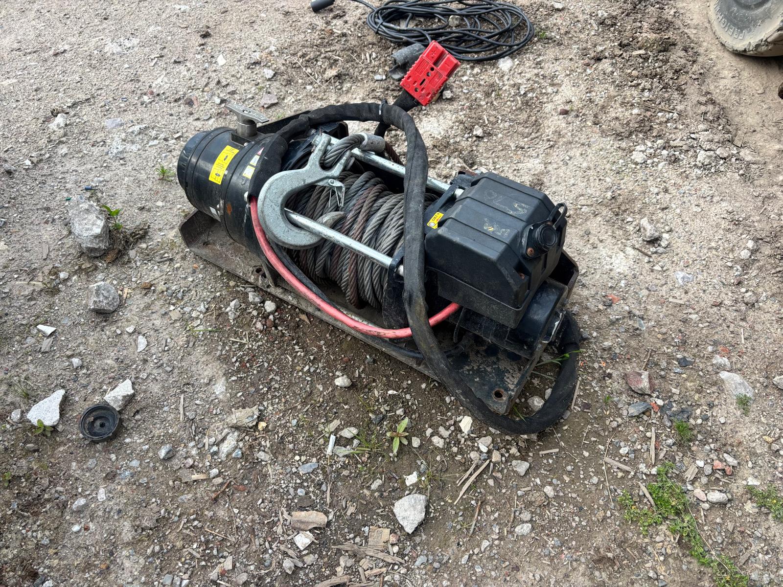 12V SUPERWINCH EP16.5 ELECTRIC RECOVERY WINCH 6.8 TON 15,000LB