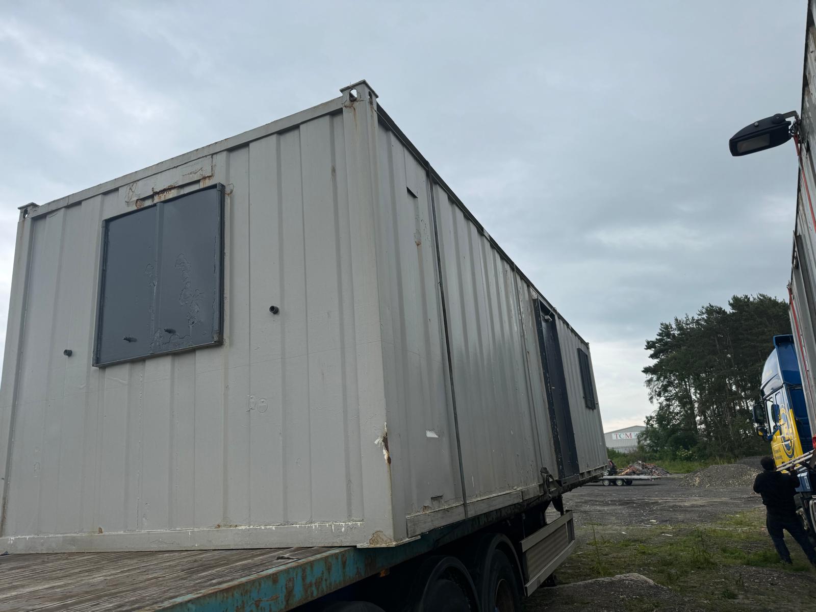 30FT x 10FT SITE OFFICE CABIN CONTAINER PORTABLE OFFICE WELFARE UNIT STORAGE CABIN PRICE IS PER CABIN - Image 6