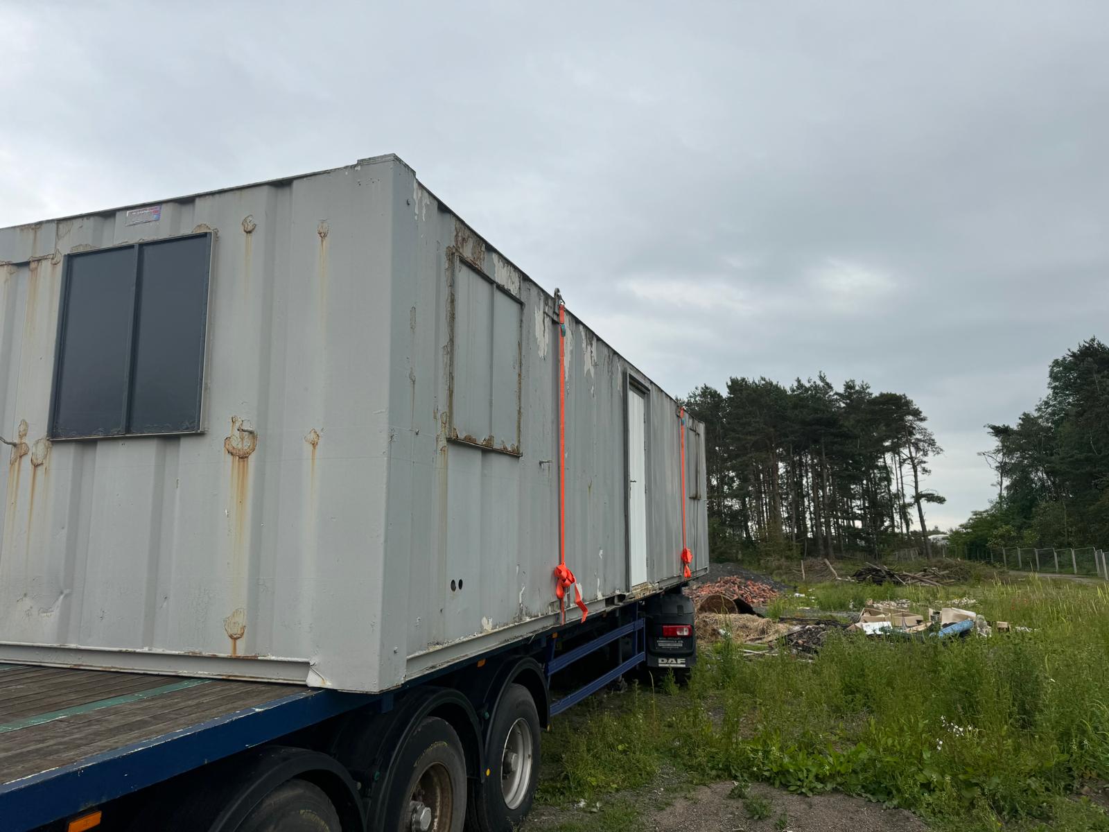 30FT x 10FT SITE OFFICE CABIN CONTAINER PORTABLE OFFICE WELFARE UNIT STORAGE CABIN PRICE IS PER CABIN - Image 8