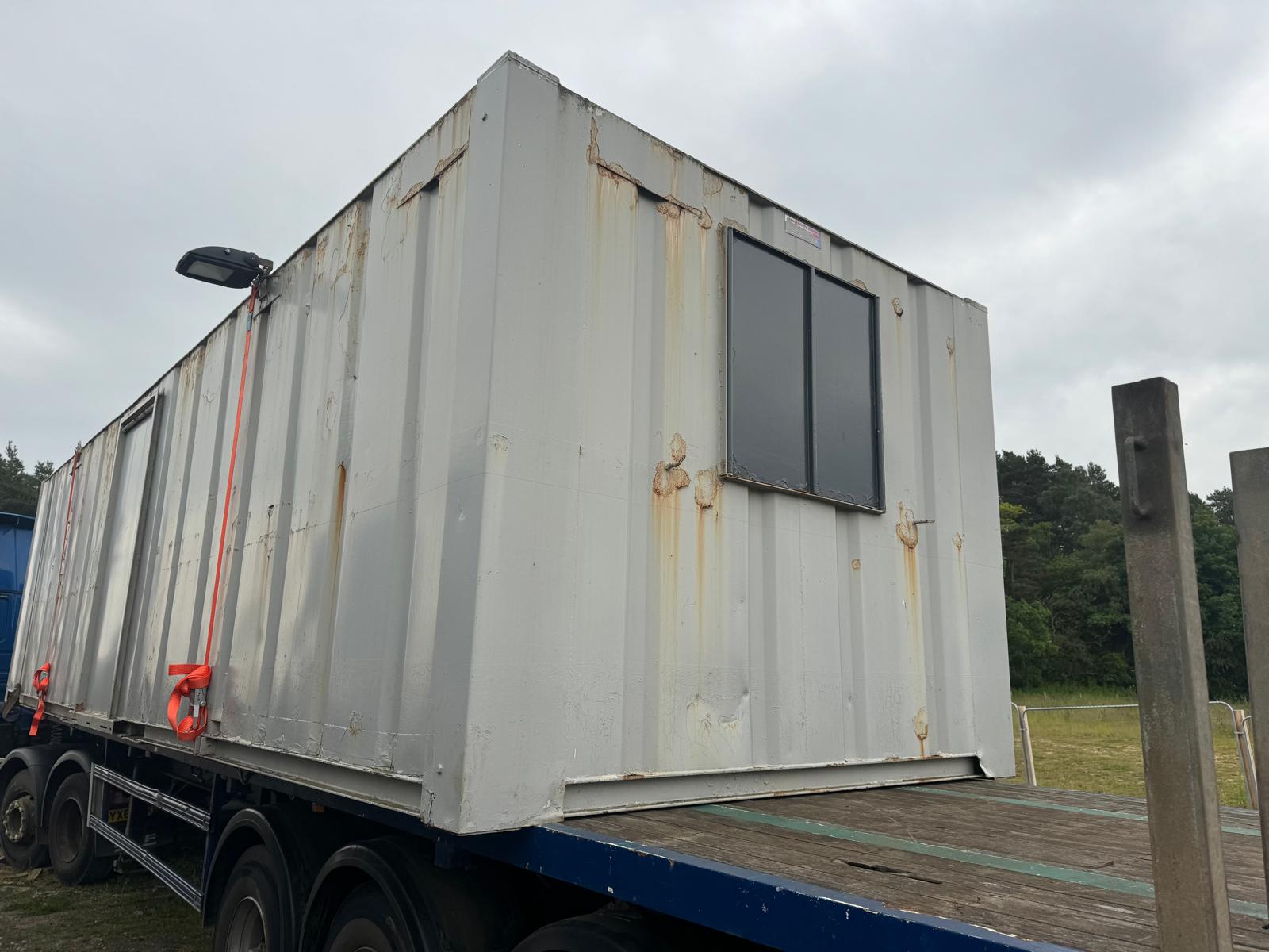 30FT x 10FT SITE OFFICE CABIN CONTAINER PORTABLE OFFICE WELFARE UNIT STORAGE CABIN PRICE IS PER CABIN - Image 13