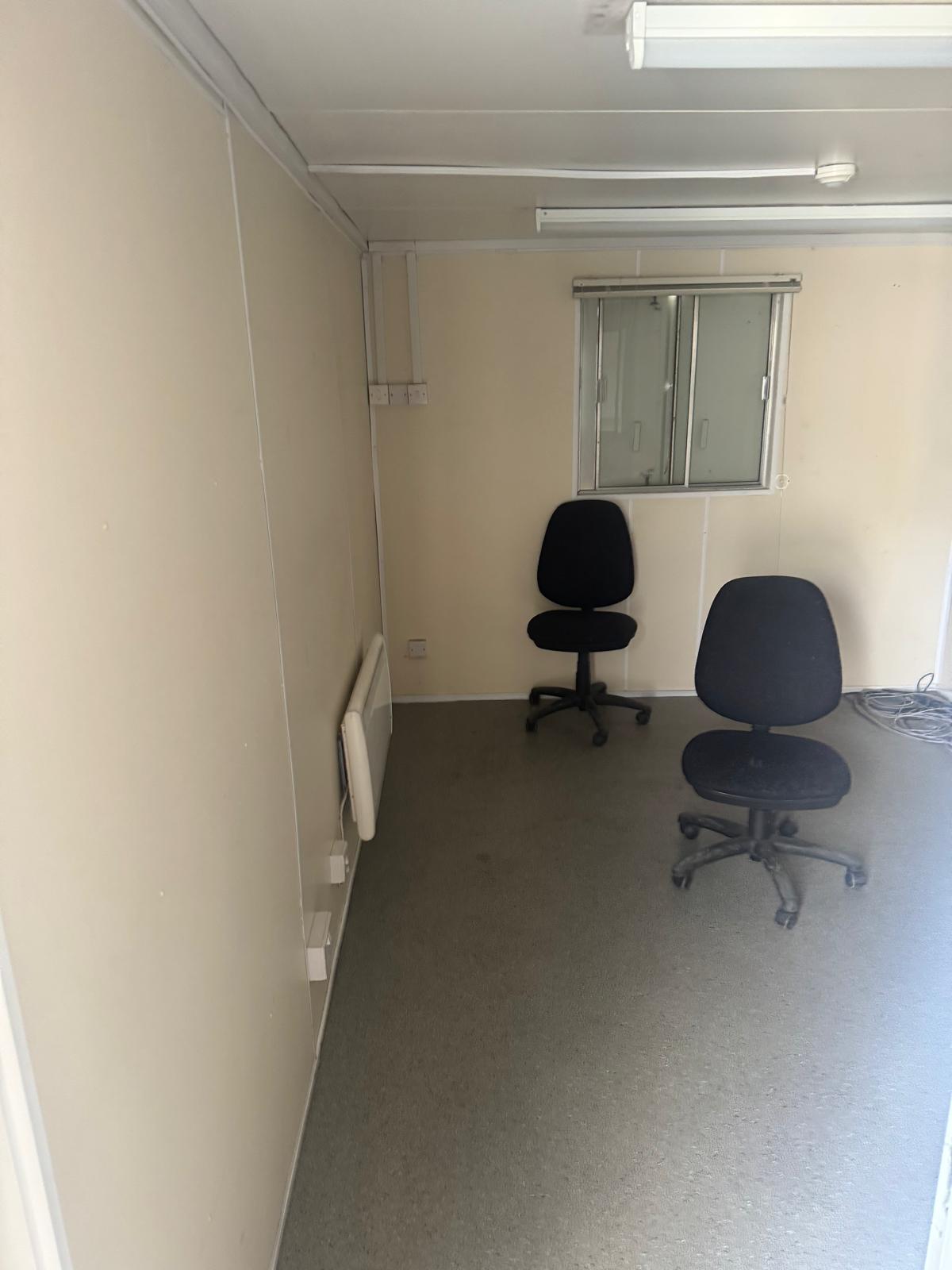 30FT x 10FT SITE OFFICE CABIN CONTAINER PORTABLE OFFICE WELFARE UNIT STORAGE CABIN PRICE IS PER CABIN - Image 16