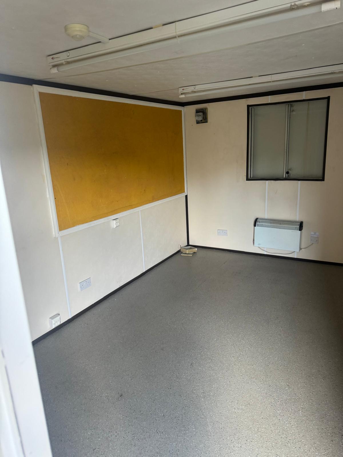 30FT x 10FT SITE OFFICE CABIN CONTAINER PORTABLE OFFICE WELFARE UNIT STORAGE CABIN PRICE IS PER CABIN - Image 22