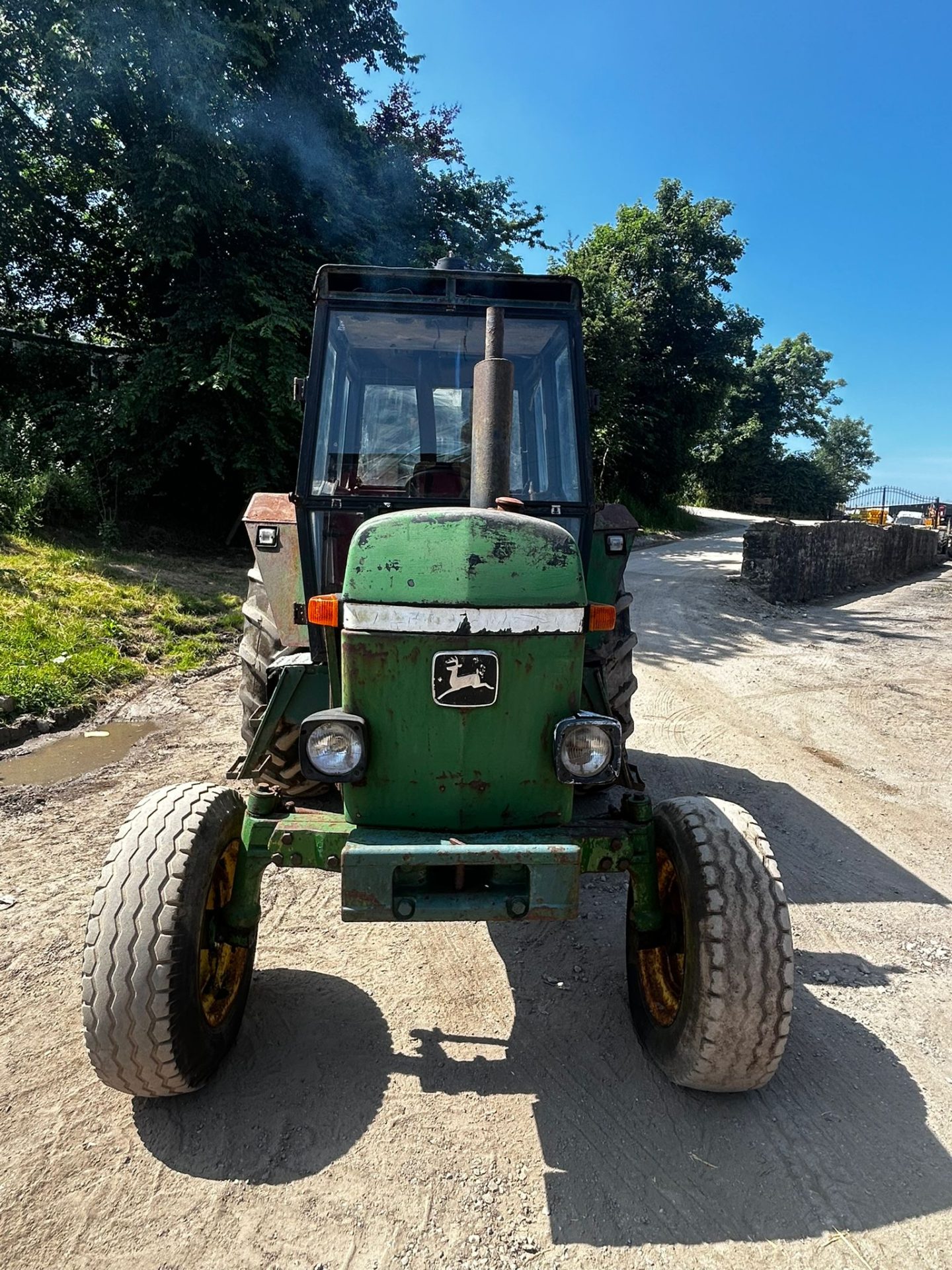 JOHN DEERE 3130 2WD TRACTOR CAB PTO CLASSIC FARM TRACTOR - Image 4