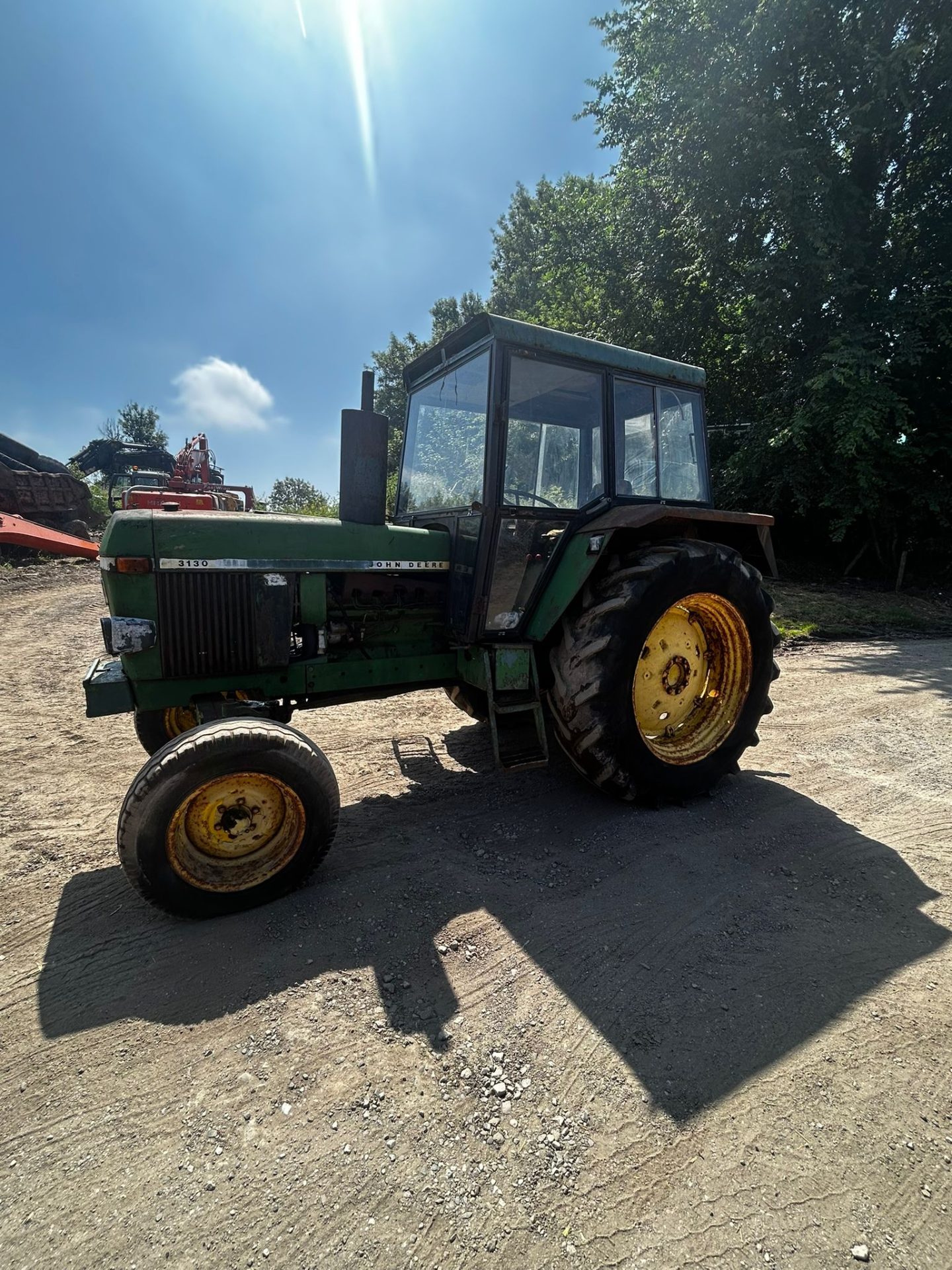 JOHN DEERE 3130 2WD TRACTOR CAB PTO CLASSIC FARM TRACTOR - Image 7