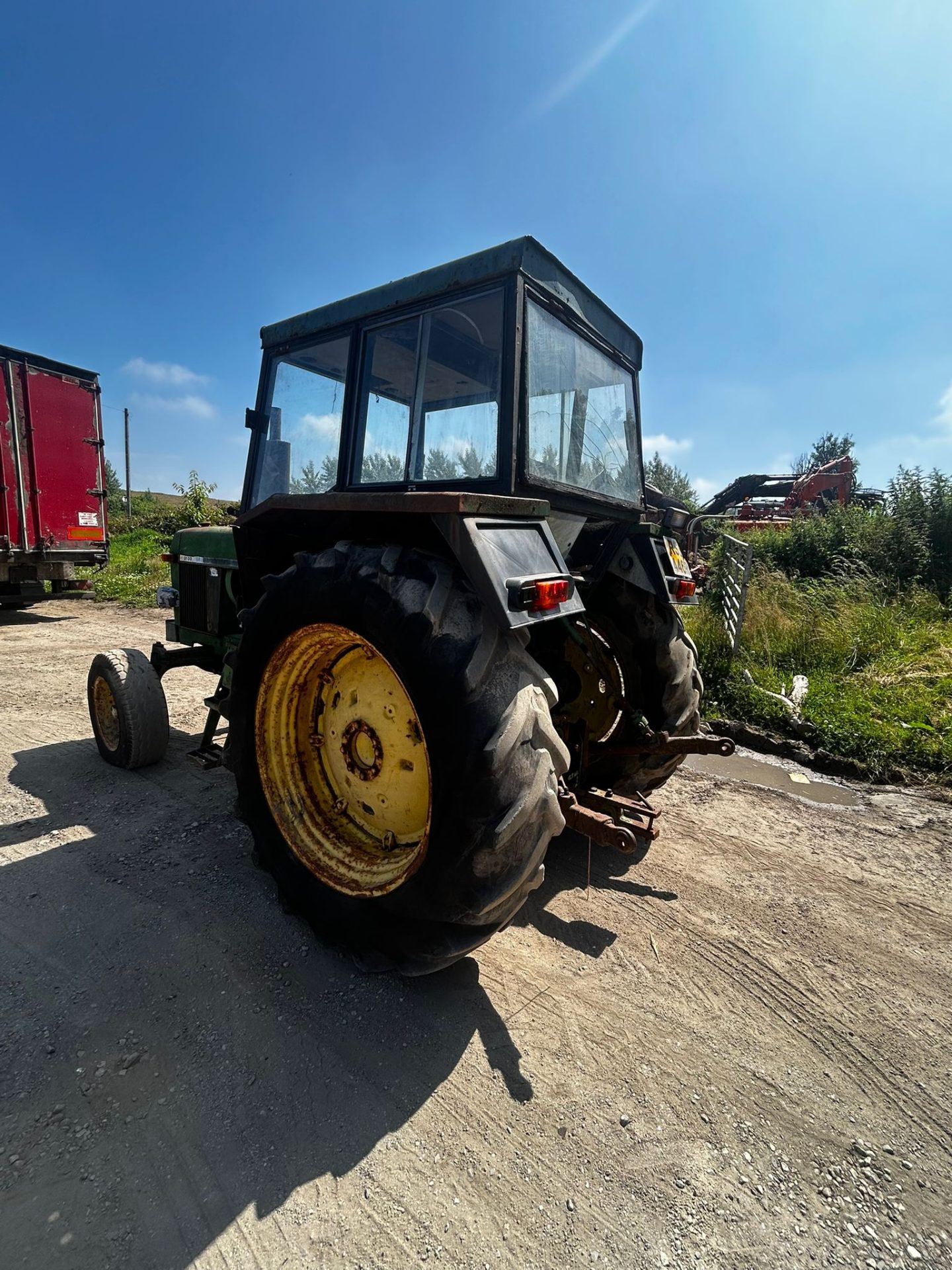 JOHN DEERE 3130 2WD TRACTOR CAB PTO CLASSIC FARM TRACTOR - Image 10