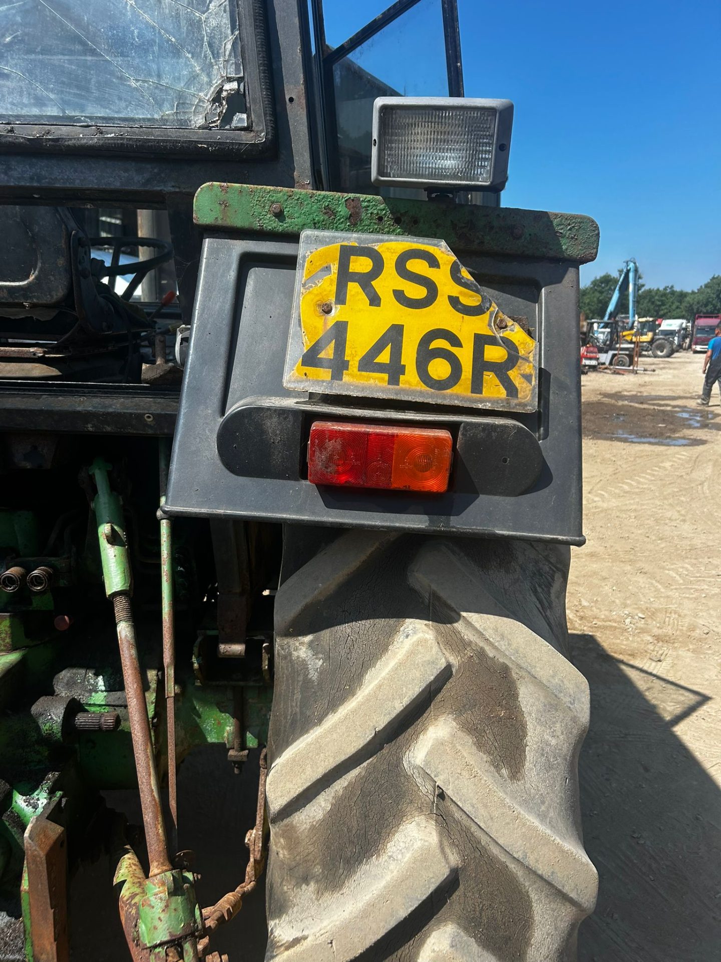 JOHN DEERE 3130 2WD TRACTOR CAB PTO CLASSIC FARM TRACTOR - Image 12