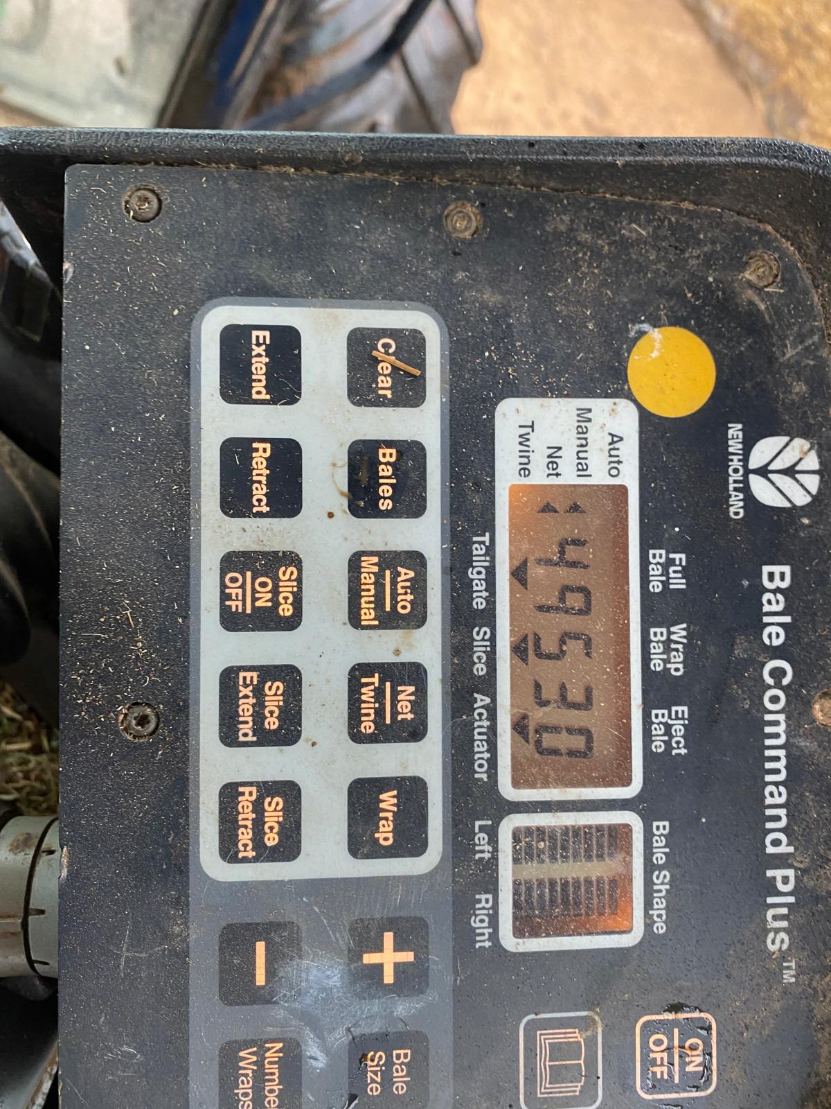 2007 NEW HOLLAND BR750A CROPCUTTER ROUND BALER TRACTOR SILAGE - Image 3