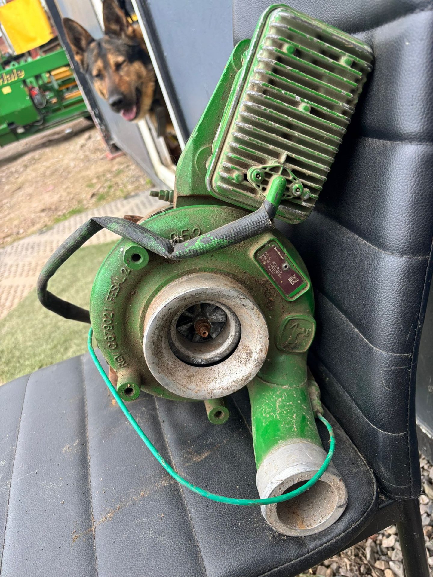 JOHN DEERE BORGWARNER VARIABLE GEOMETRY TURBOCHARGER RE548373 VGT TURBO SPARES OR REPAIRS - Image 5