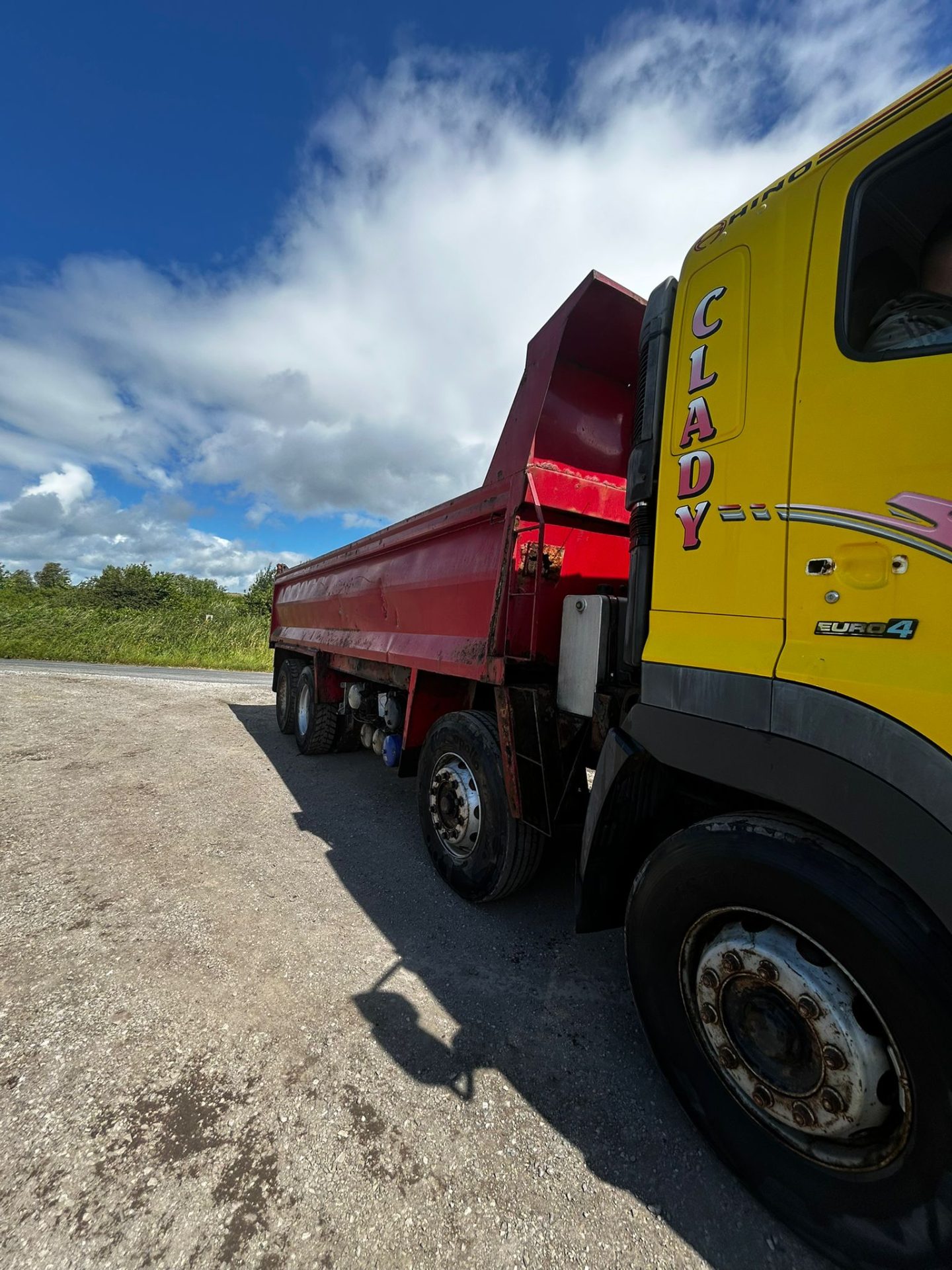 2008 HINO 700 8X4 TIPPER LORRIE WAGON SINGLE RAM TIPPING BODY TRUCK LORRY - Image 5