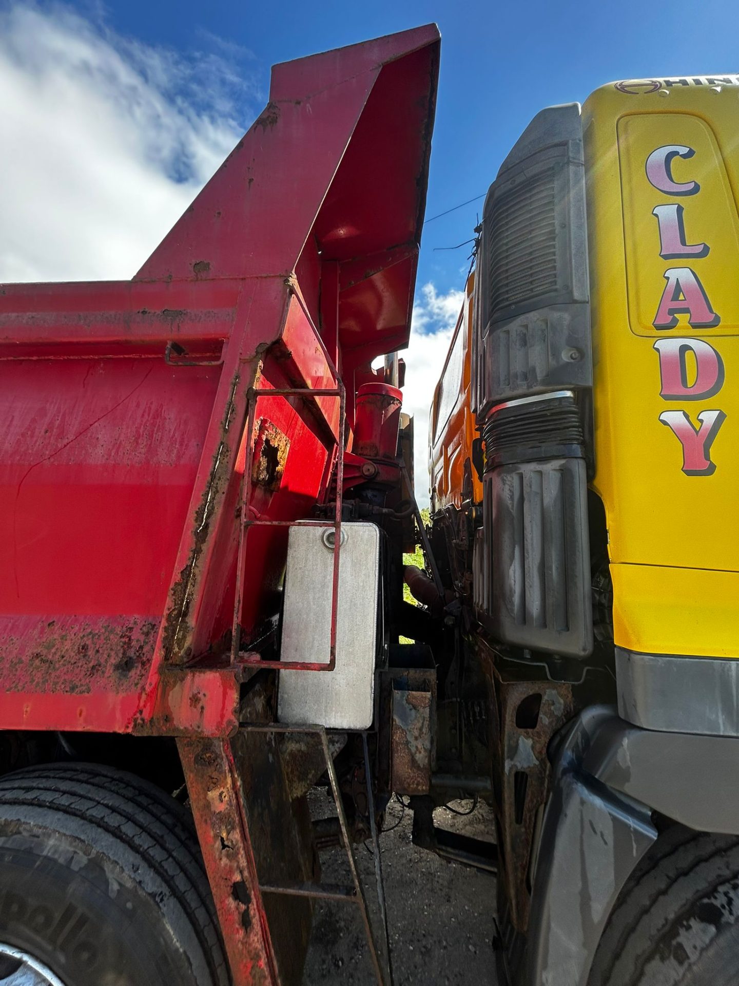 2008 HINO 700 8X4 TIPPER LORRIE WAGON SINGLE RAM TIPPING BODY TRUCK LORRY - Image 7