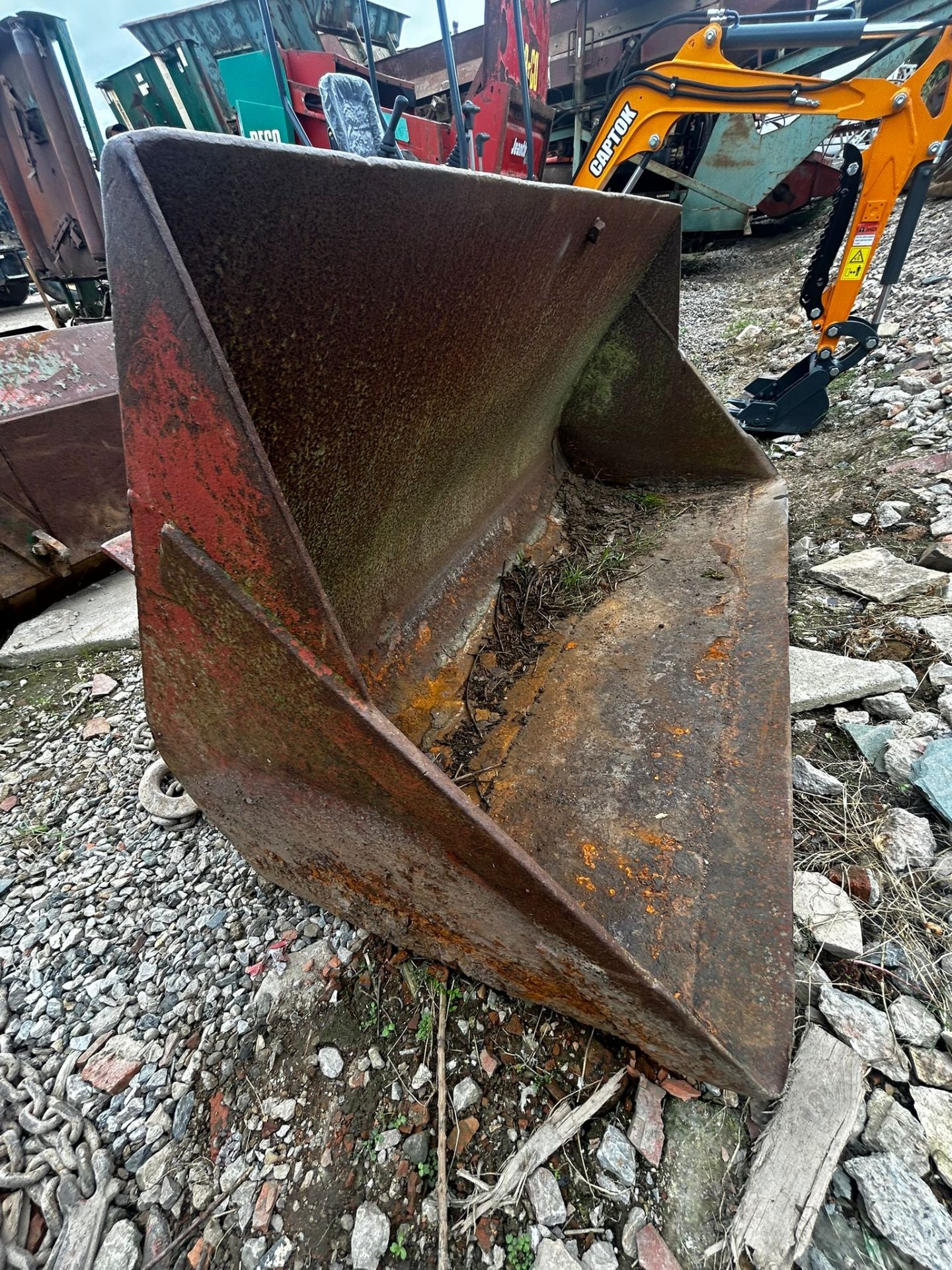 6 FOOT 6 INCH TELEHANDLER BUCKET LOADALL BUCKET MANITOU JCB MERLO MATBRO