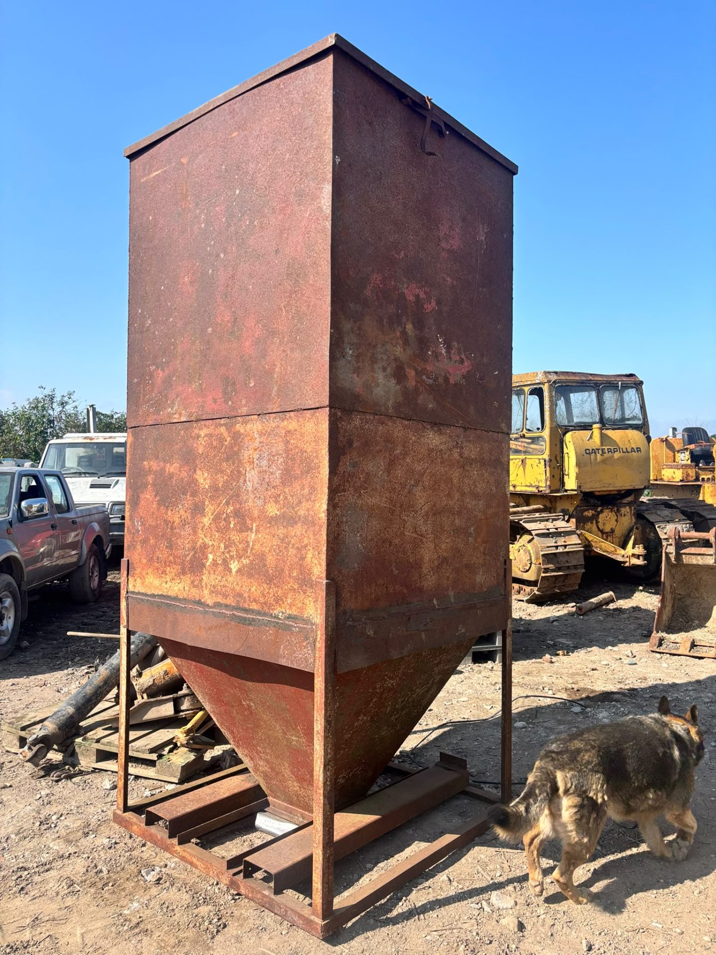 PROVIN STEEL ANIMAL FEED BIN HOPPER 2 TONNE FARM GRAIN PELLET
