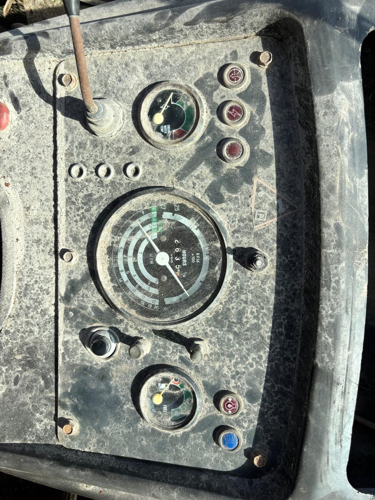 JOHN DEERE 3130 2WD TRACTOR SEIZED ENGINE SPARES REPAIRS - Image 13