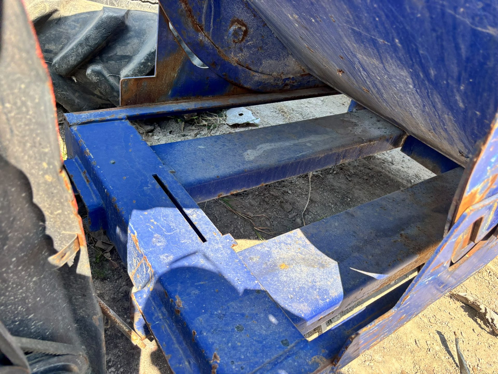 FORKLIFT SELF TIPPING SKIP RUBBLE WASTE BIN SITE YARD - Image 6