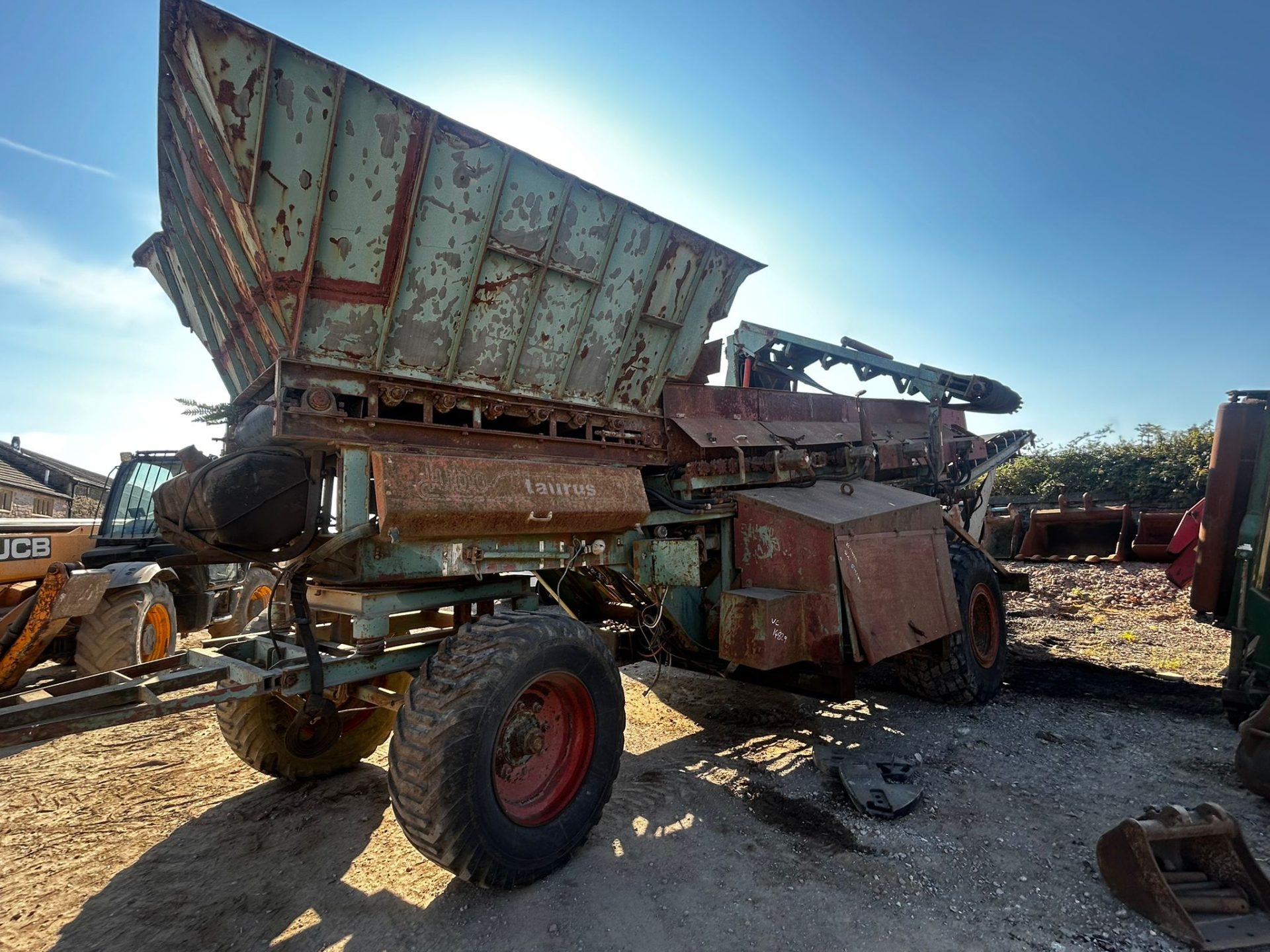 TAURUS MOBILE SCREENER 6 CYLINDER DEUTZ ENGINE CONVEYORS PROJECT - Image 2