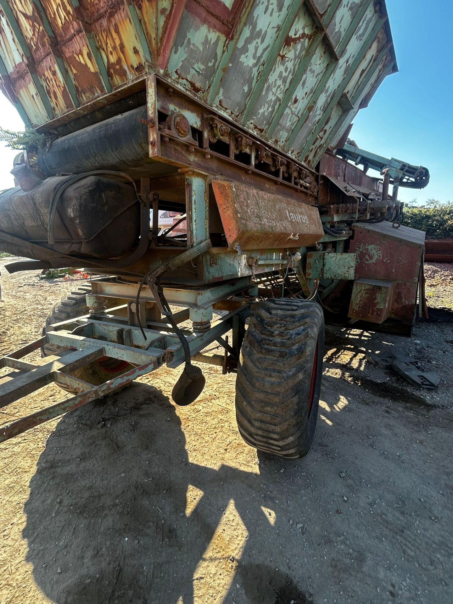 TAURUS MOBILE SCREENER 6 CYLINDER DEUTZ ENGINE CONVEYORS PROJECT - Image 3
