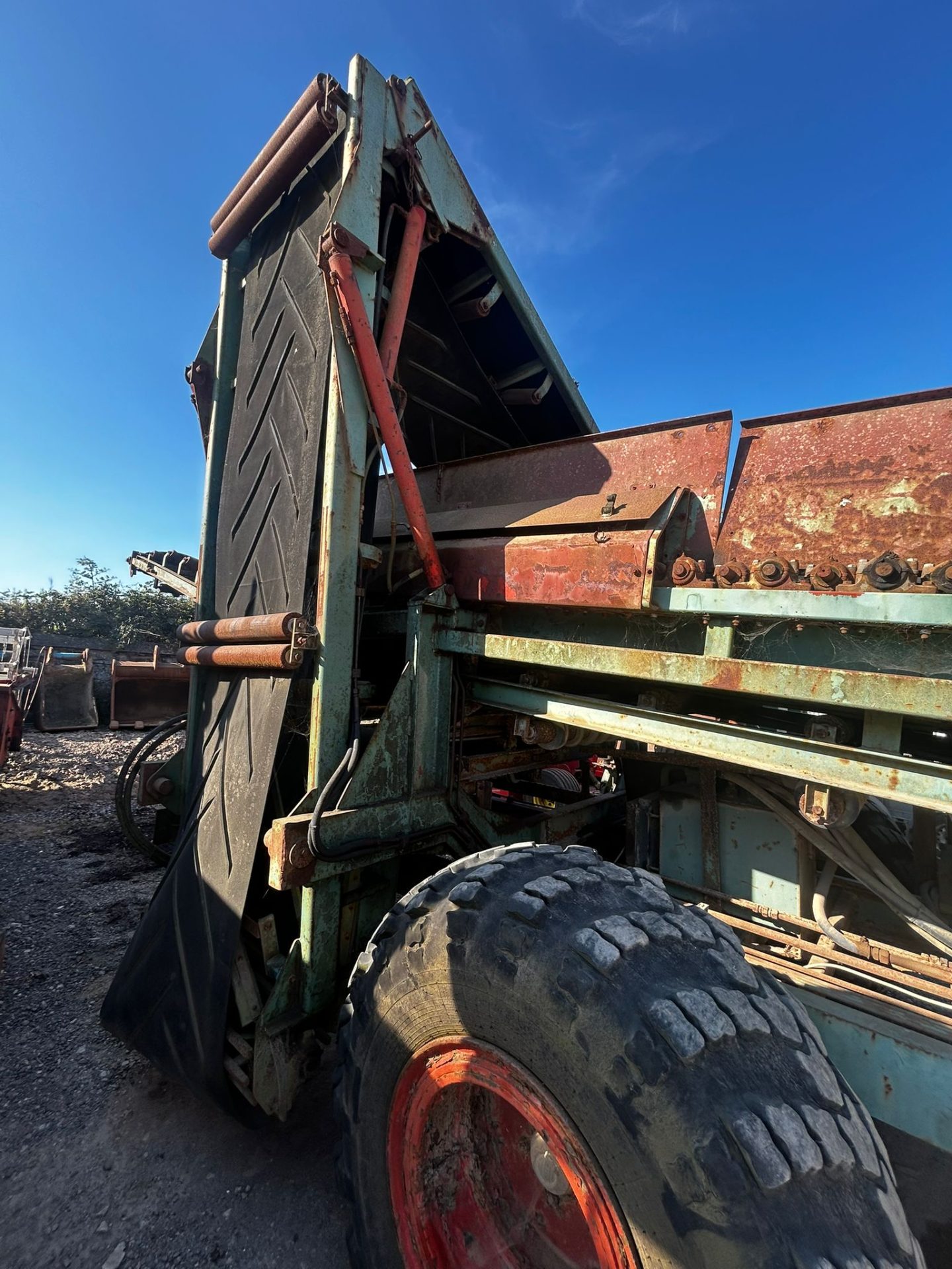 TAURUS MOBILE SCREENER 6 CYLINDER DEUTZ ENGINE CONVEYORS PROJECT - Image 5