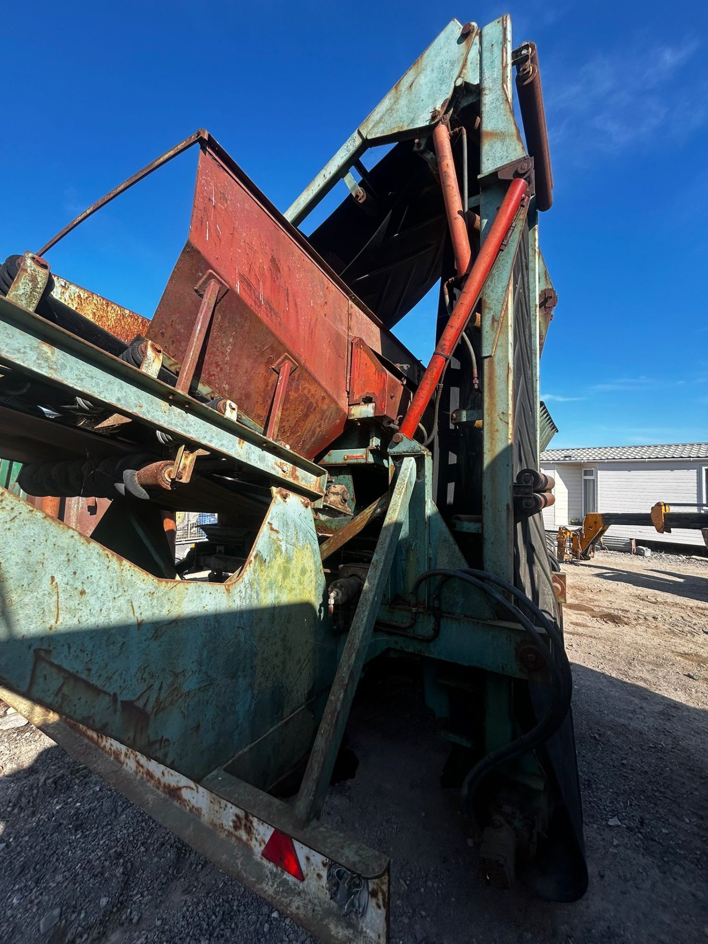 TAURUS MOBILE SCREENER 6 CYLINDER DEUTZ ENGINE CONVEYORS PROJECT - Image 11