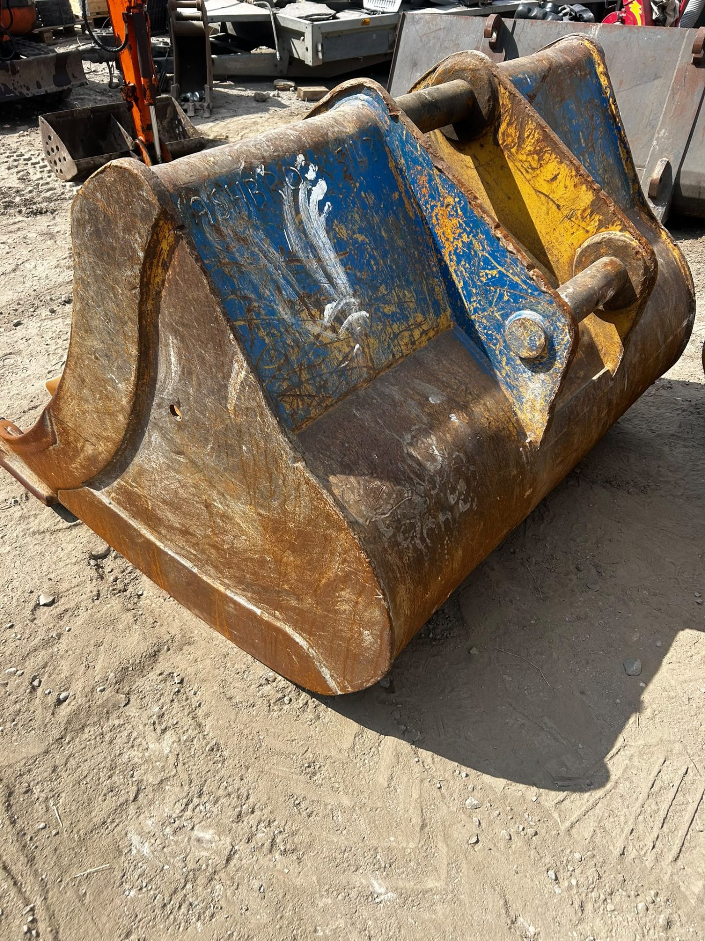 5FT DIGGING BUCKET 80MM PINS JCB HITACHI DOOSAN HYUNDAI DAEWOO - Image 4